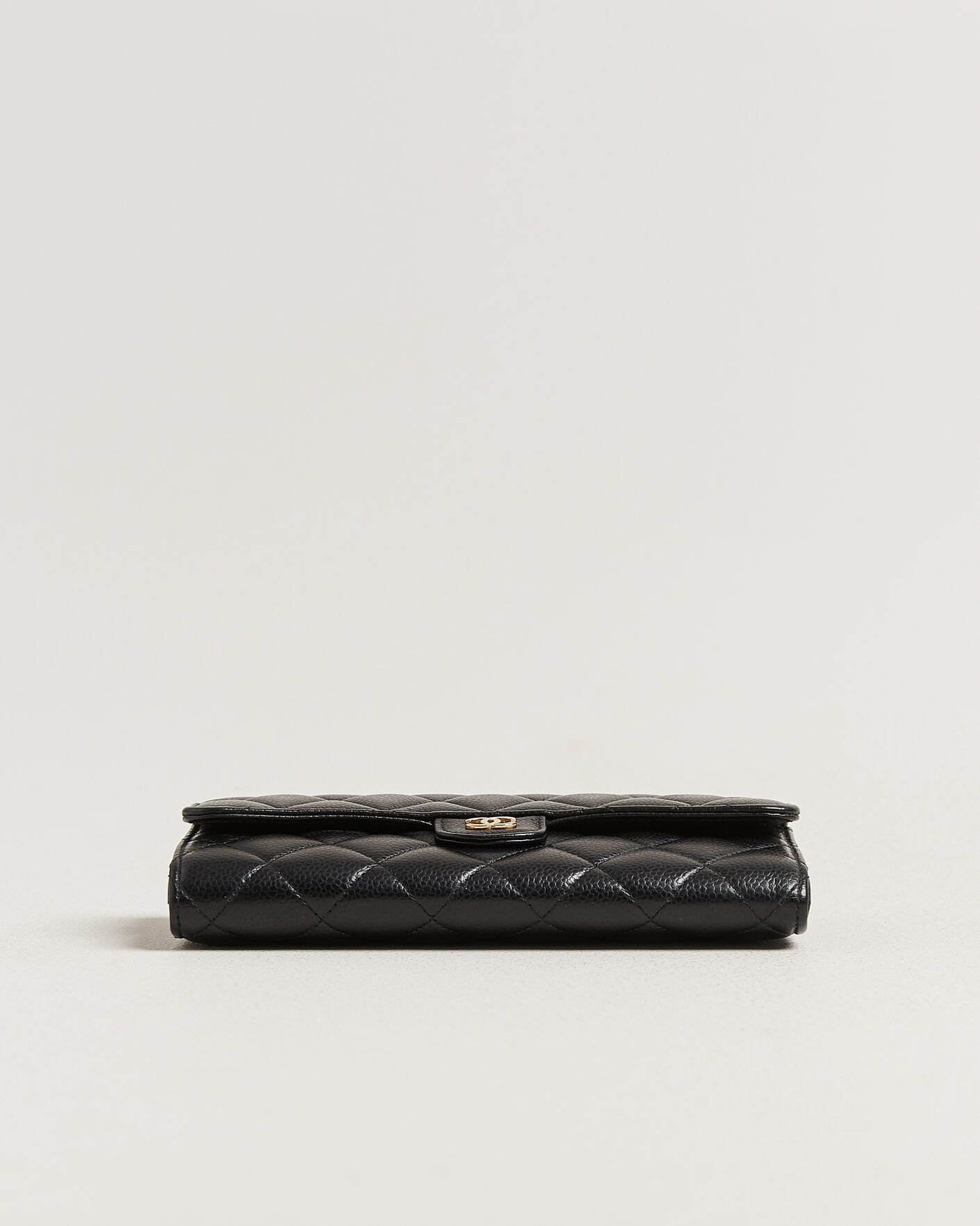 Uomini | Pre-Owned & Vintage Bags | Chanel Pre-Owned | Classic Long Flap Wallet Caviar Leather Black