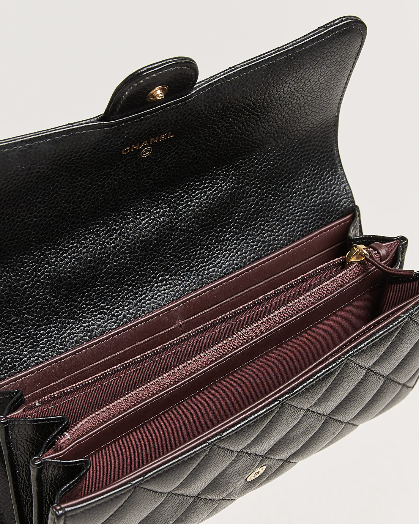 Uomini | Pre-Owned & Vintage Bags | Chanel Pre-Owned | Classic Long Flap Wallet Caviar Leather Black