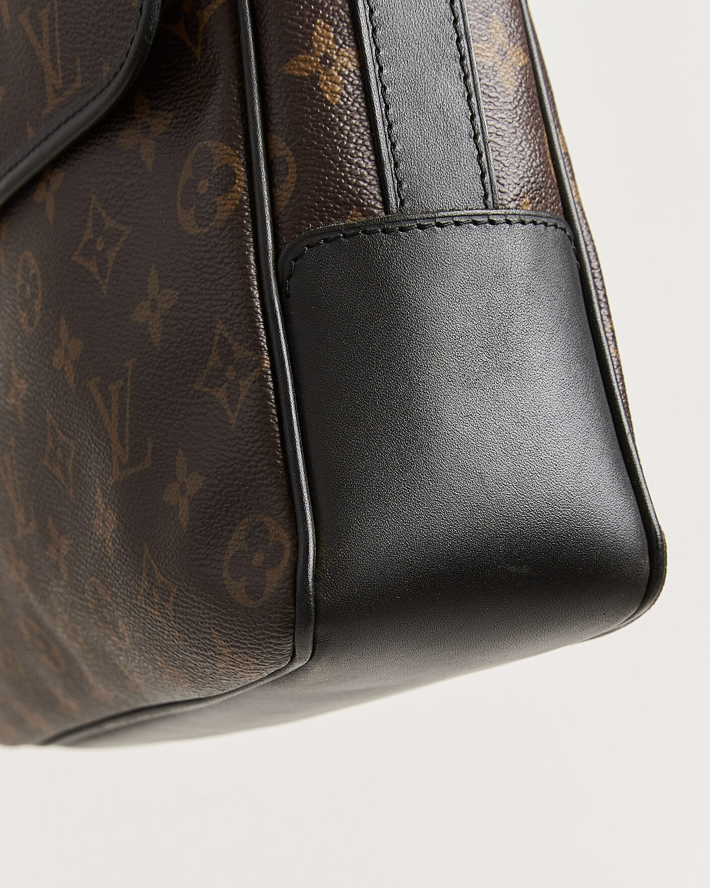 Uomini | Pre-Owned & Vintage Bags | Louis Vuitton Pre-Owned | Abbesses Messenger Bag Monogram Macassar