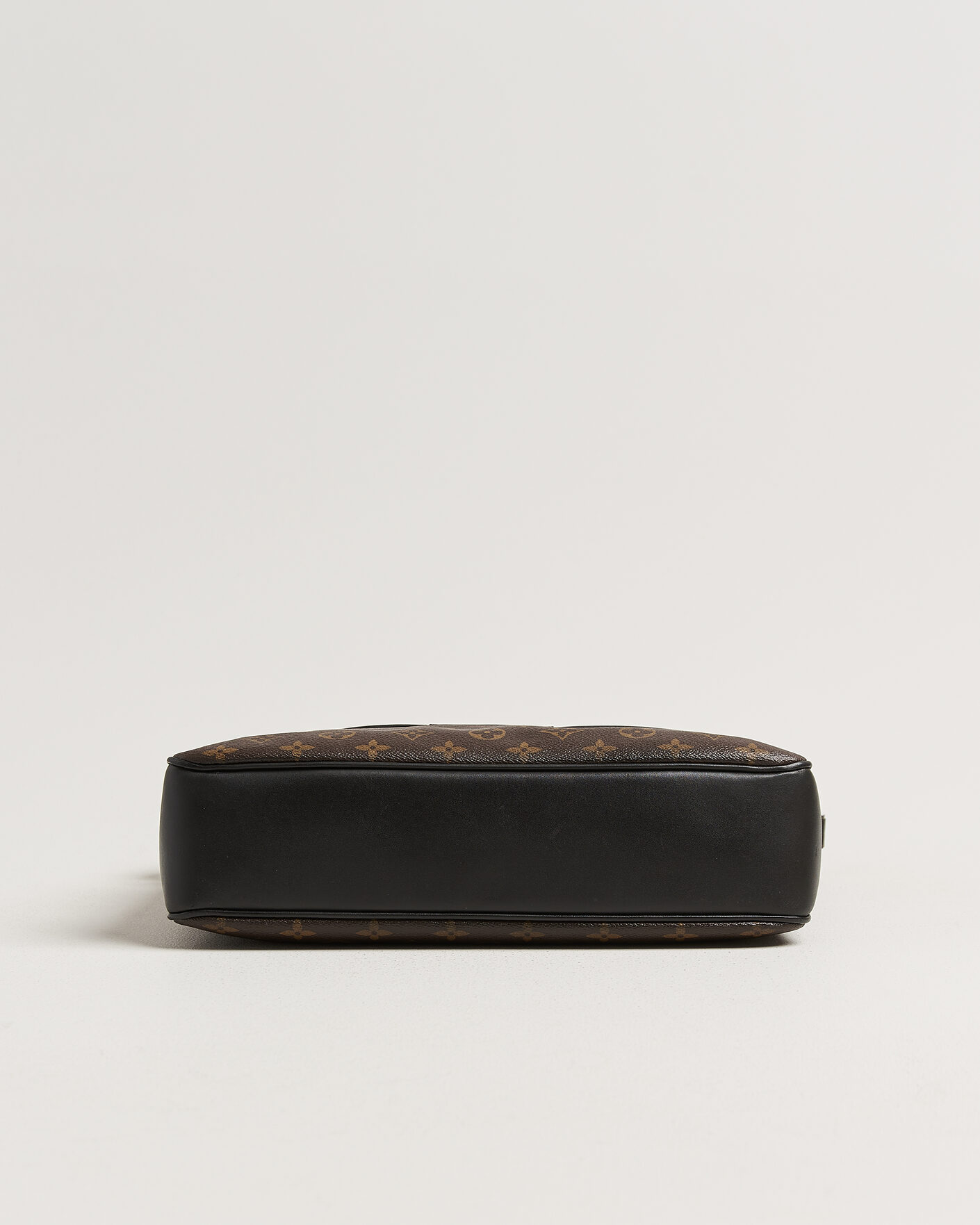 Uomini | Pre-Owned & Vintage Bags | Louis Vuitton Pre-Owned | Abbesses Messenger Bag Monogram Macassar