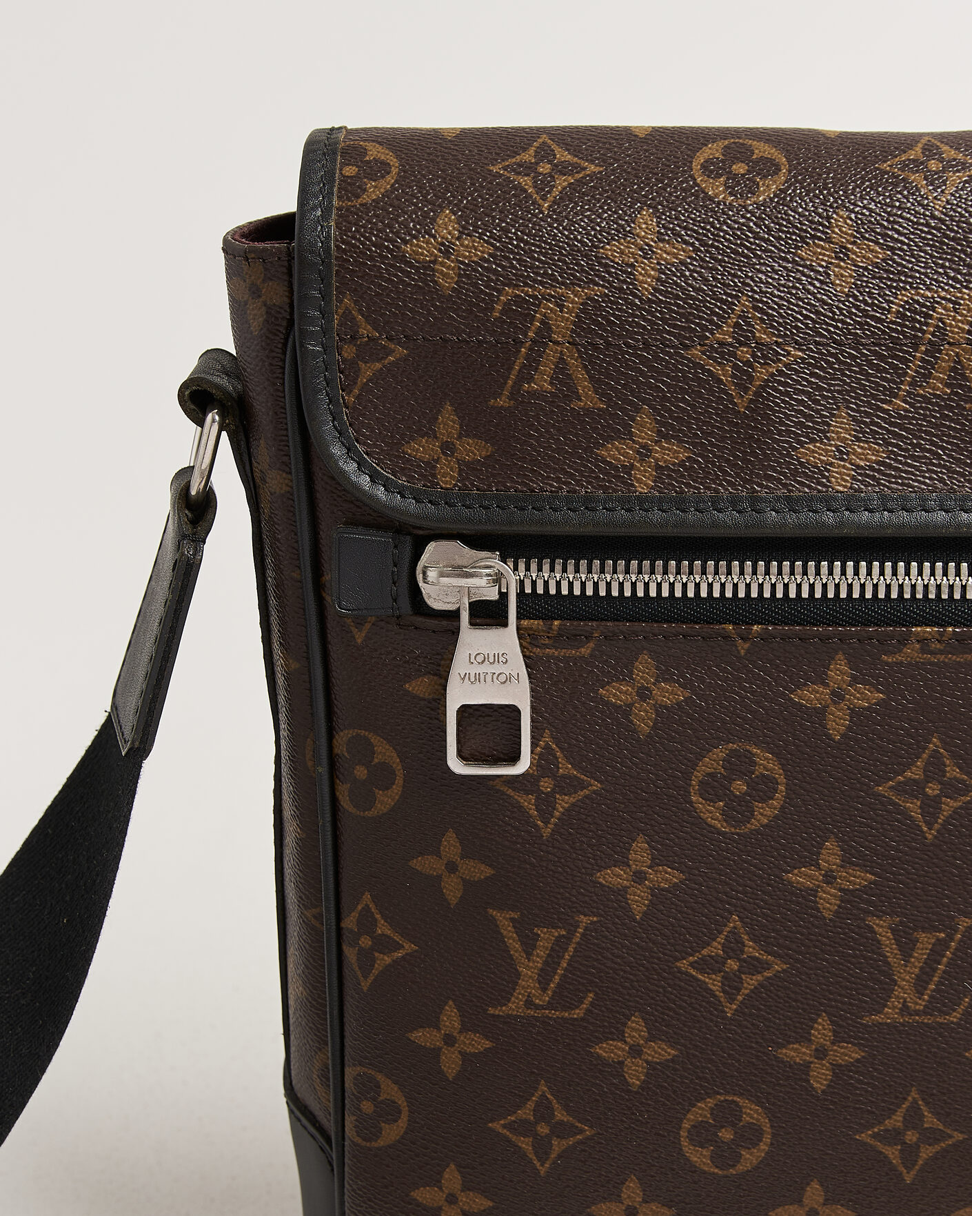 Uomini | Pre-Owned & Vintage Bags | Louis Vuitton Pre-Owned | Abbesses Messenger Bag Monogram Macassar