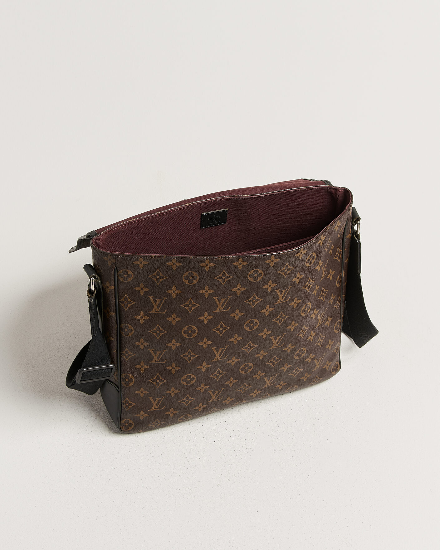 Uomini | Pre-Owned & Vintage Bags | Louis Vuitton Pre-Owned | Abbesses Messenger Bag Monogram Macassar