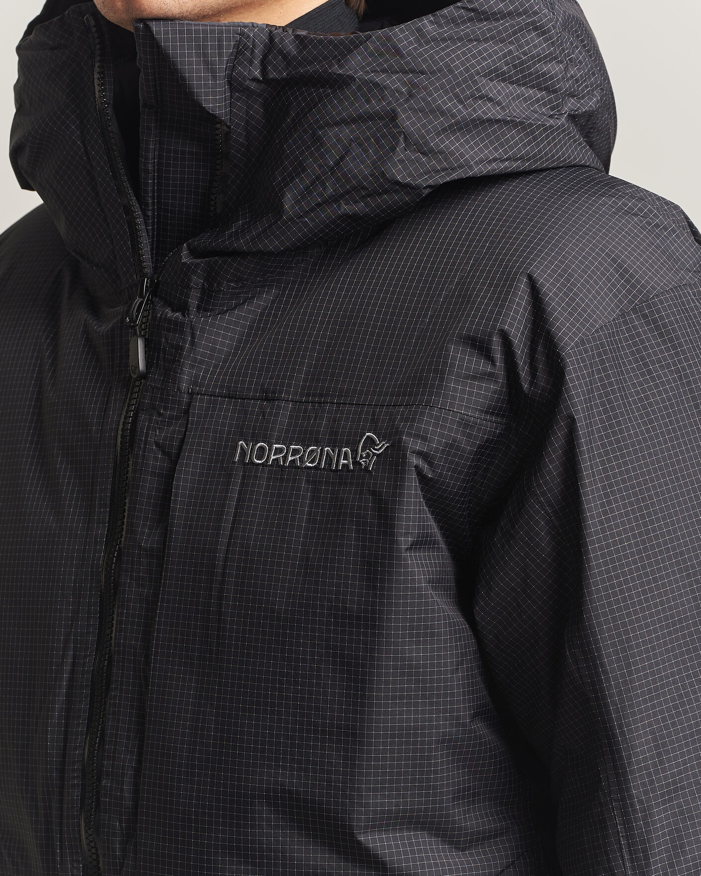 Uomini | Giacche | Norrøna | Trollveggen dri2 Down 800 Zip Hood Caviar Black