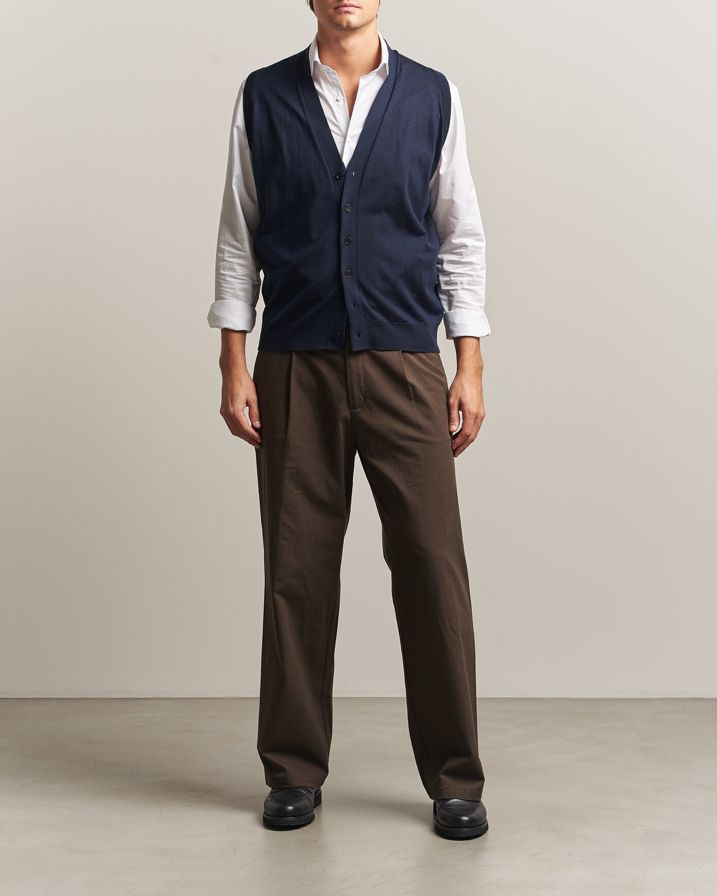 Uomini | Maglieria | John Smedley | Bolton Extra Fine Merino Waistcoat Midnight