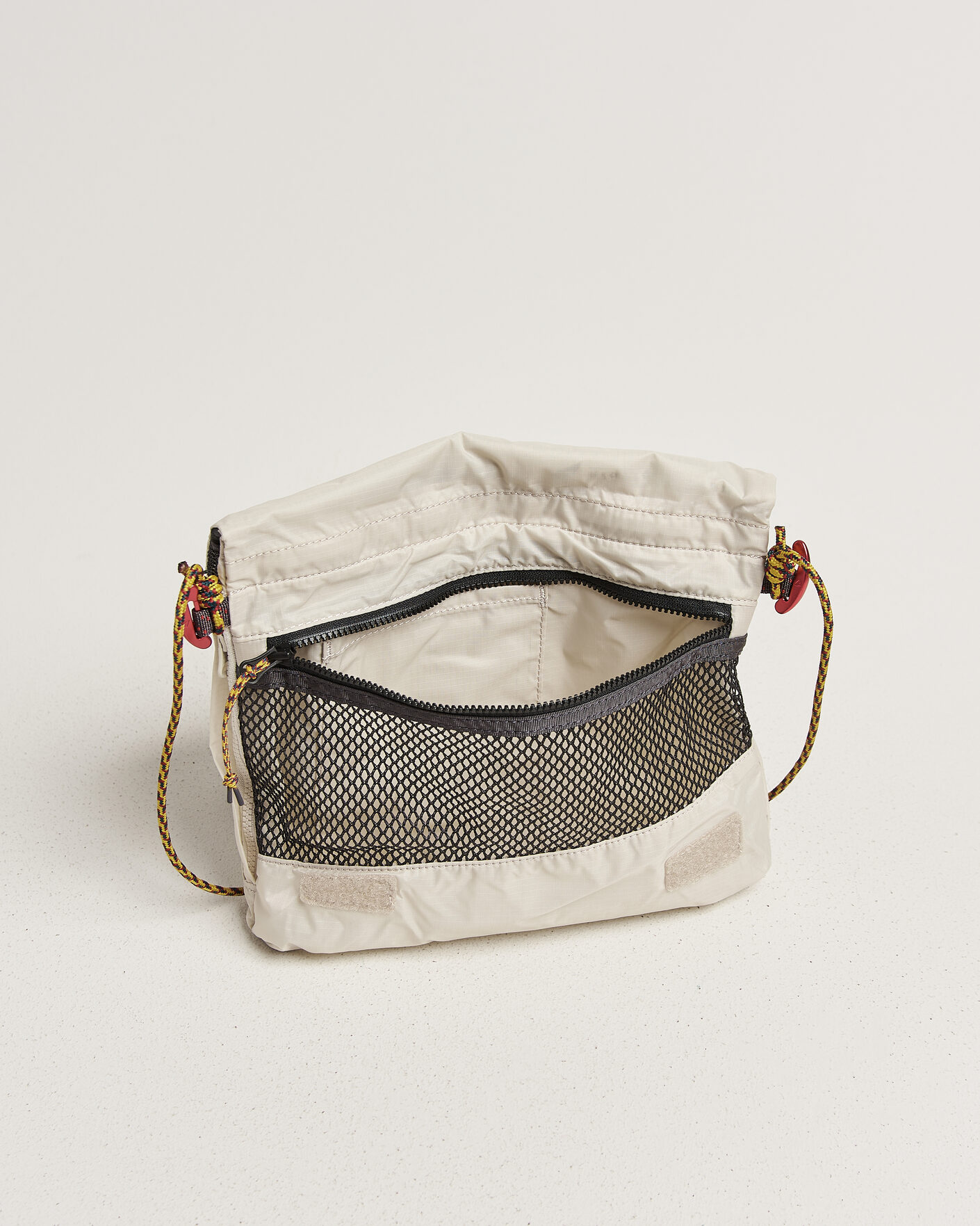 Uomini | Borse | Klättermusen | Algir Foldover Bag Putty Grey
