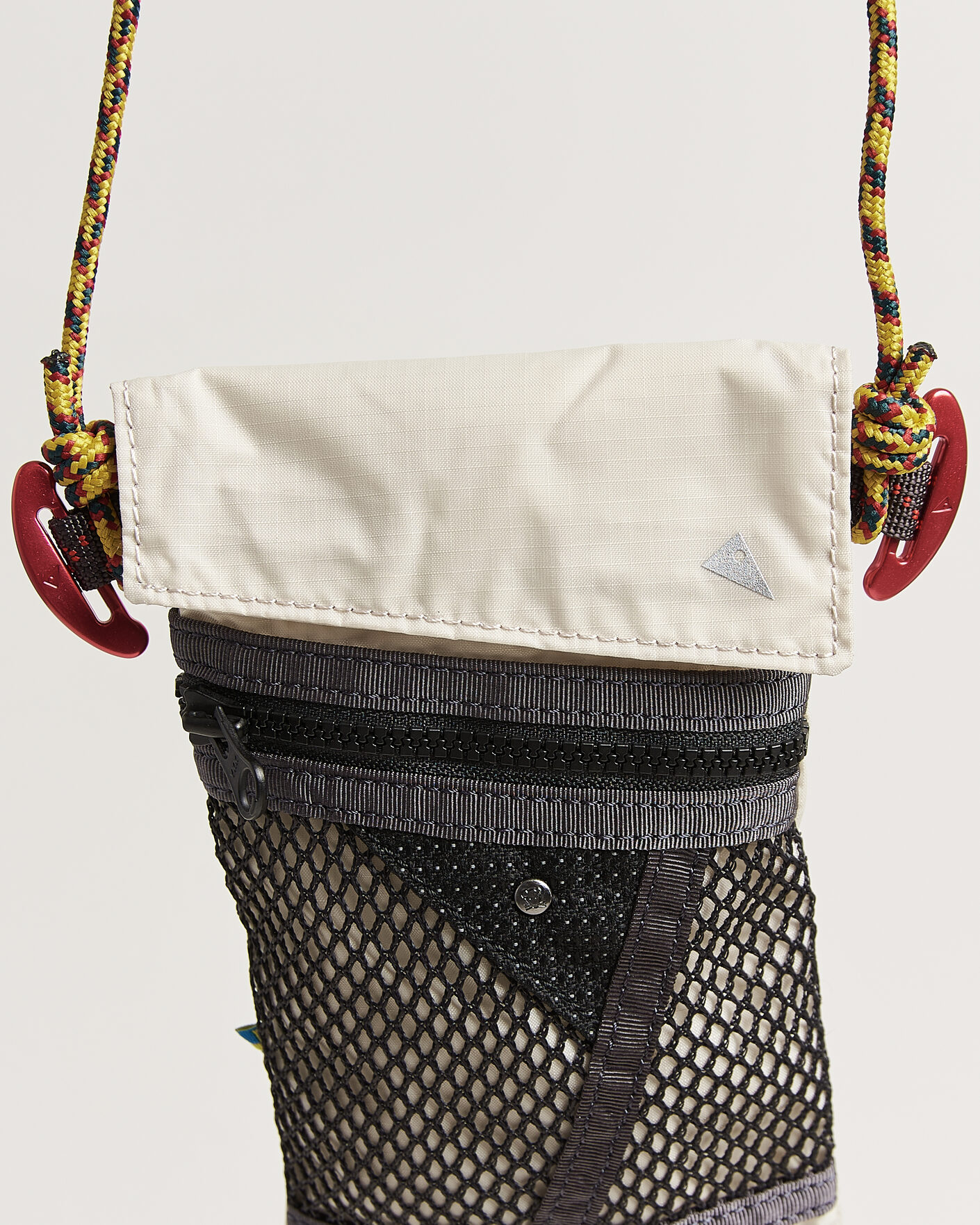 Uomini | Borse | Klättermusen | Algir Lanyard Pocket Bag Putty Grey