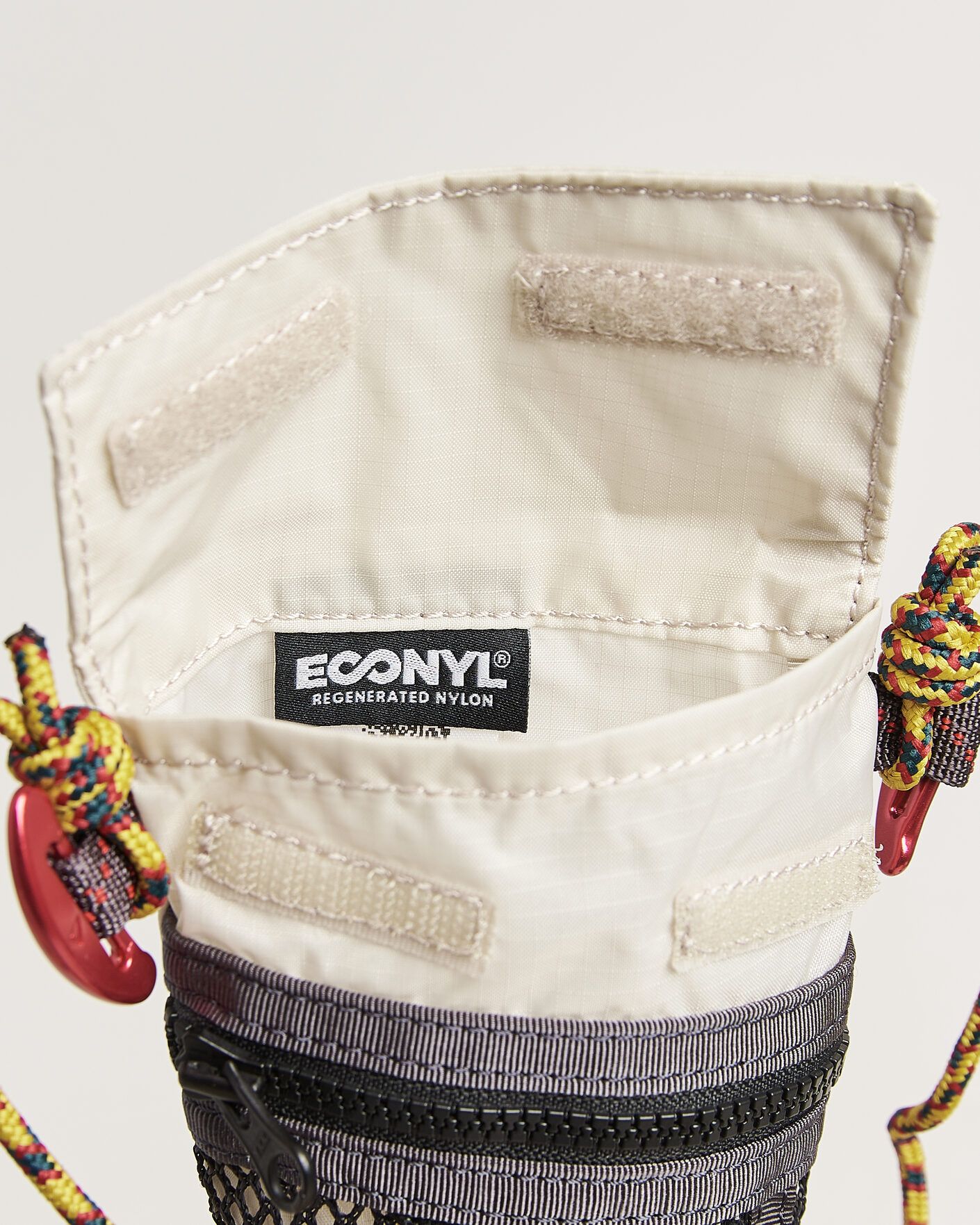 Uomini | Borse | Klättermusen | Algir Lanyard Pocket Bag Putty Grey