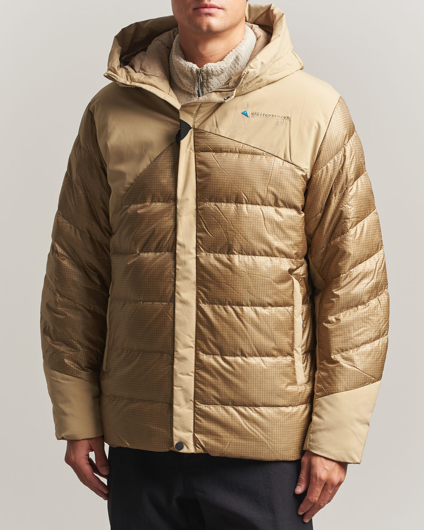 Uomini | Giacche | Klättermusen | Rå Hood Jacket Warm Sand