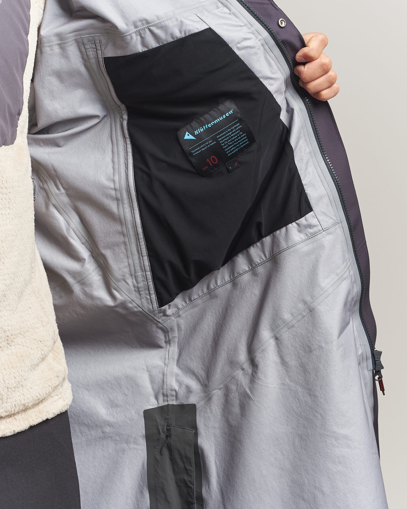 Uomini | Giacche | Klättermusen | Syr Hood Parka Raven
