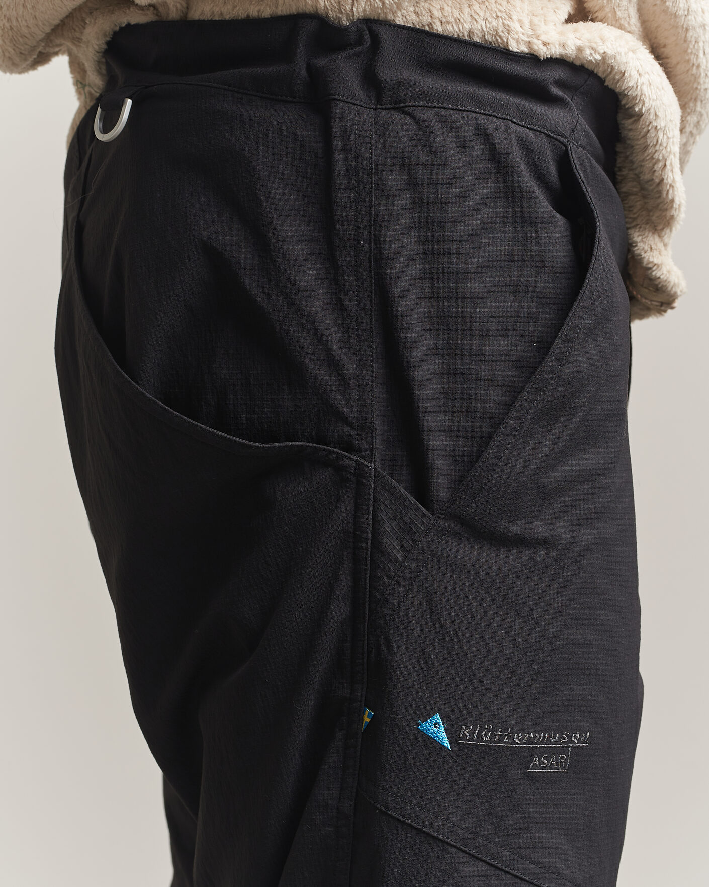 Uomini | Pantaloni | Klättermusen | Asar Function Stretch Pants Black