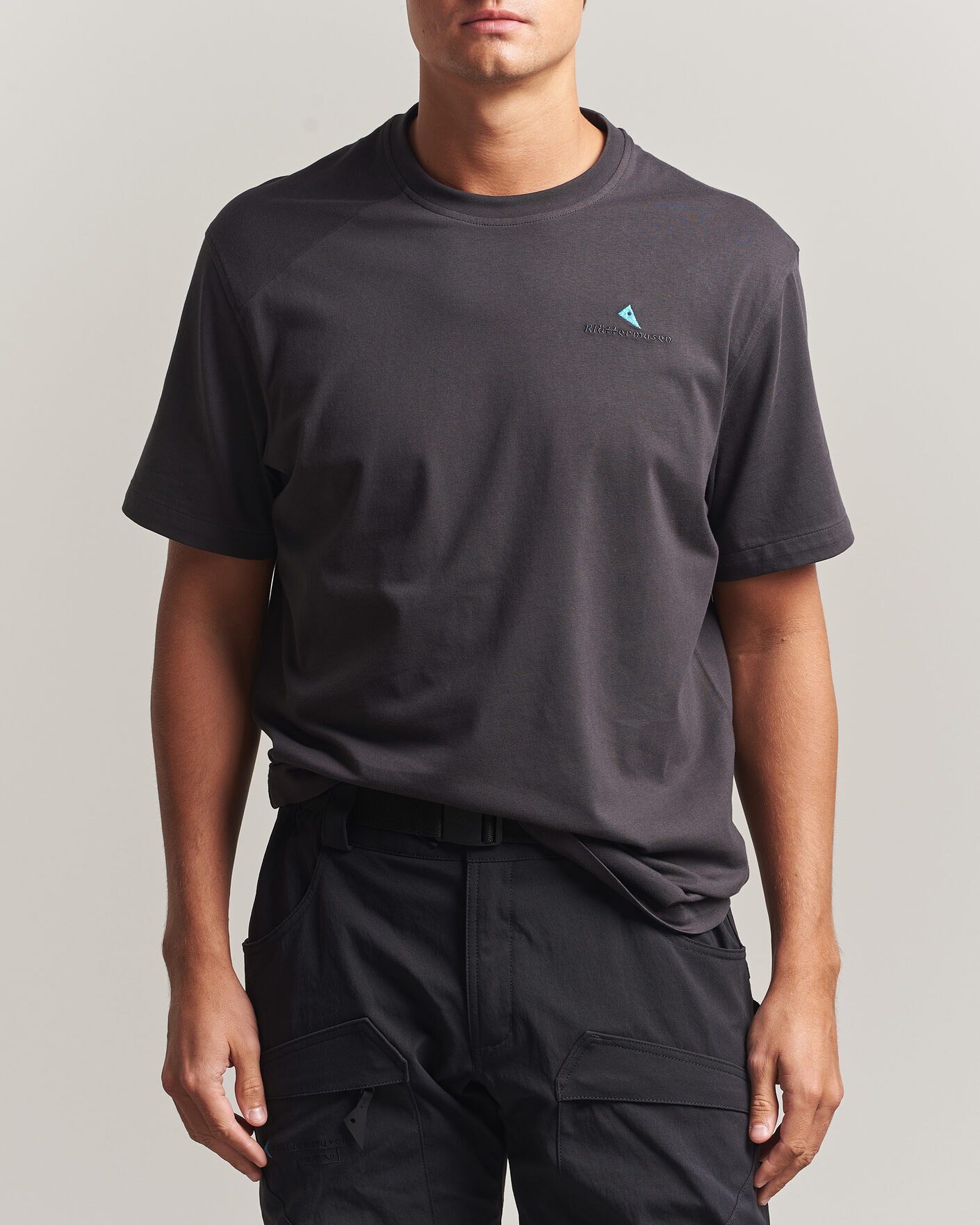 Uomini | T-shirt | Klättermusen | Root Logo T-Shirt Raven