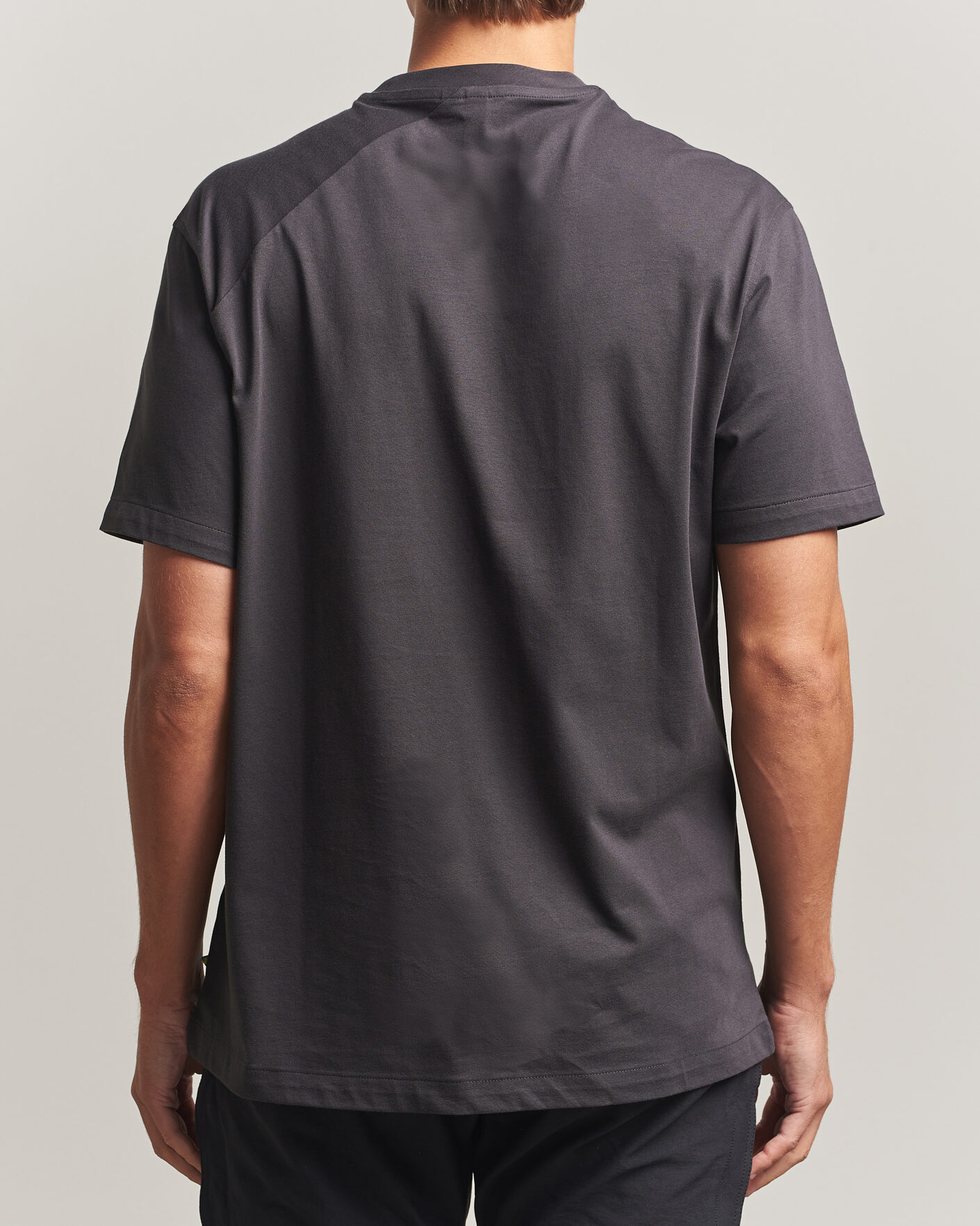 Uomini | T-shirt | Klättermusen | Root Logo T-Shirt Raven