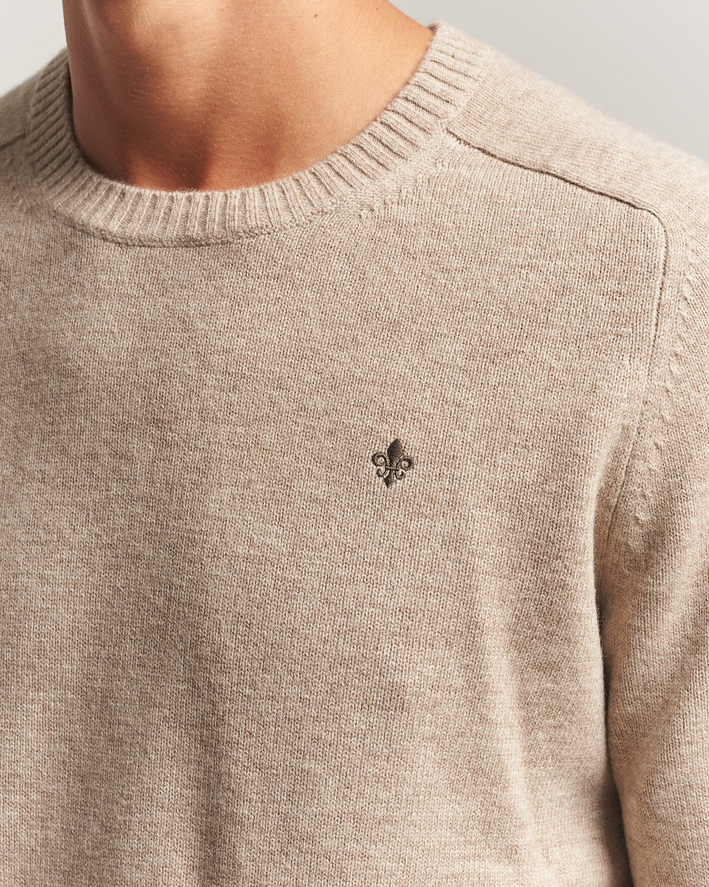 Uomini | Maglieria | Morris | Hertford Lambswool Crew Neck Khaki