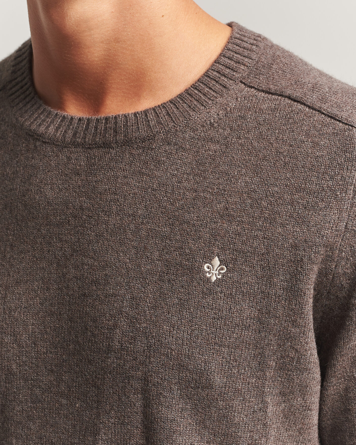 Uomini | Maglieria | Morris | Hertford Lambswool Crew Neck Brown