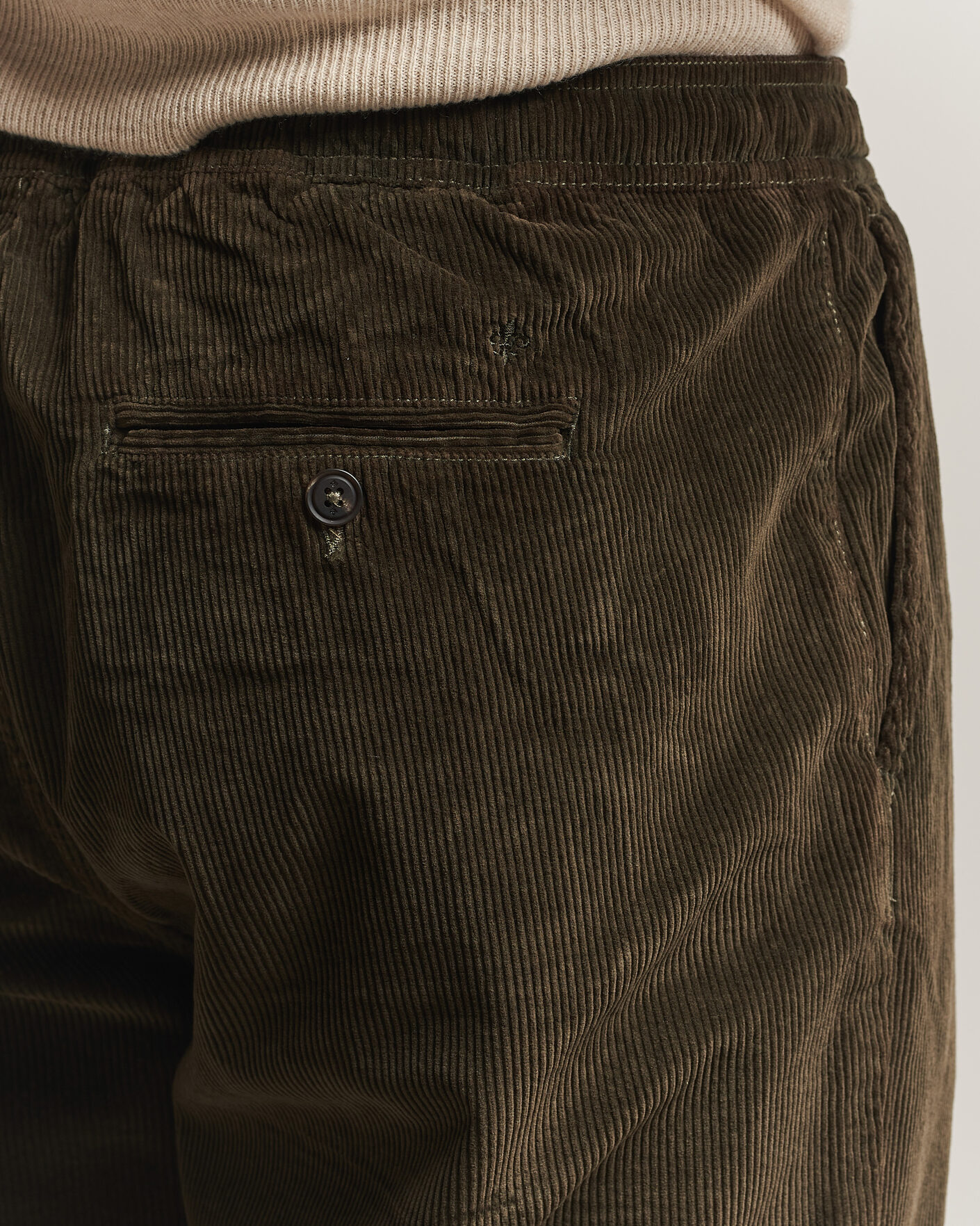 Uomini | Pantaloni | Morris | Fenix Cord Trousers Olive