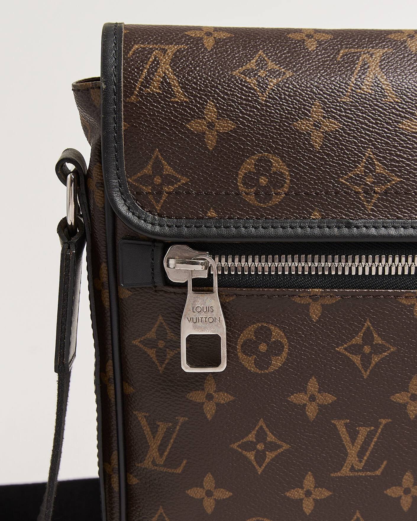 Uomini | Pre-Owned & Vintage Bags | Louis Vuitton Pre-Owned | Messenger Bag Monogram Macassar