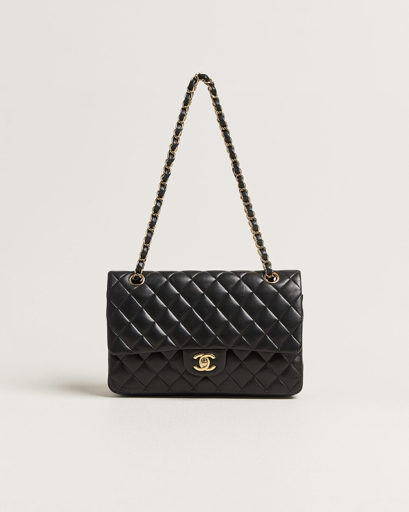 Uomini | Chanel Pre-Owned Classic Medium Double Flap Bag Lambskin Black | Chanel Pre-Owned | Classic Medium Double Flap Bag Lambskin Black