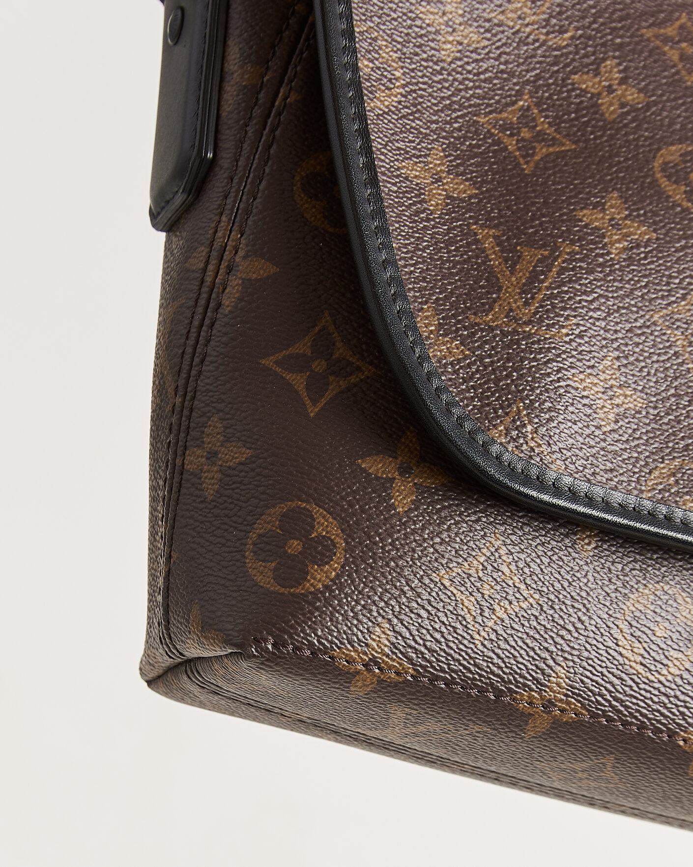 Uomini | Pre-Owned & Vintage Bags | Louis Vuitton Pre-Owned | Messenger Bag Monogram Macassar