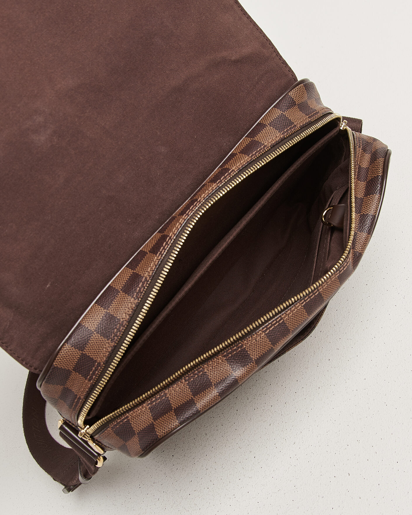 Uomini | Pre-Owned & Vintage Bags | Louis Vuitton Pre-Owned | Messenger Bag Damier Ebene