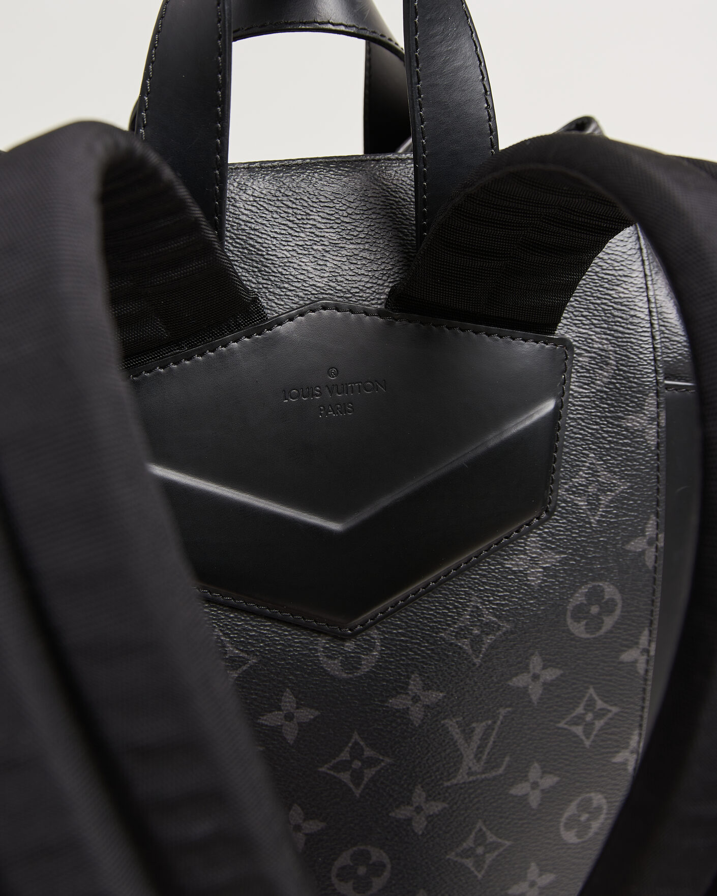 Uomini | Pre-Owned & Vintage Bags | Louis Vuitton Pre-Owned | Explorer Backpack Monogram Eclipse