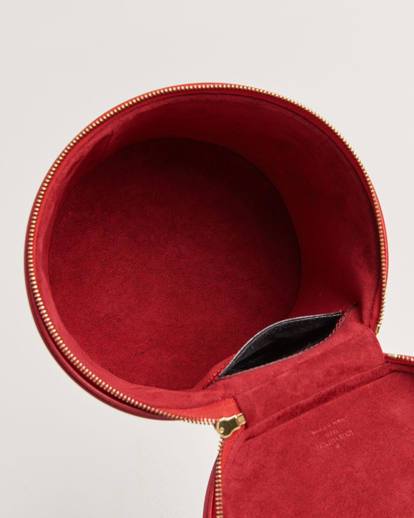 Uomini | Pre-Owned & Vintage Bags | Louis Vuitton Pre-Owned | Cannes Vanity Case Epi Leather Red