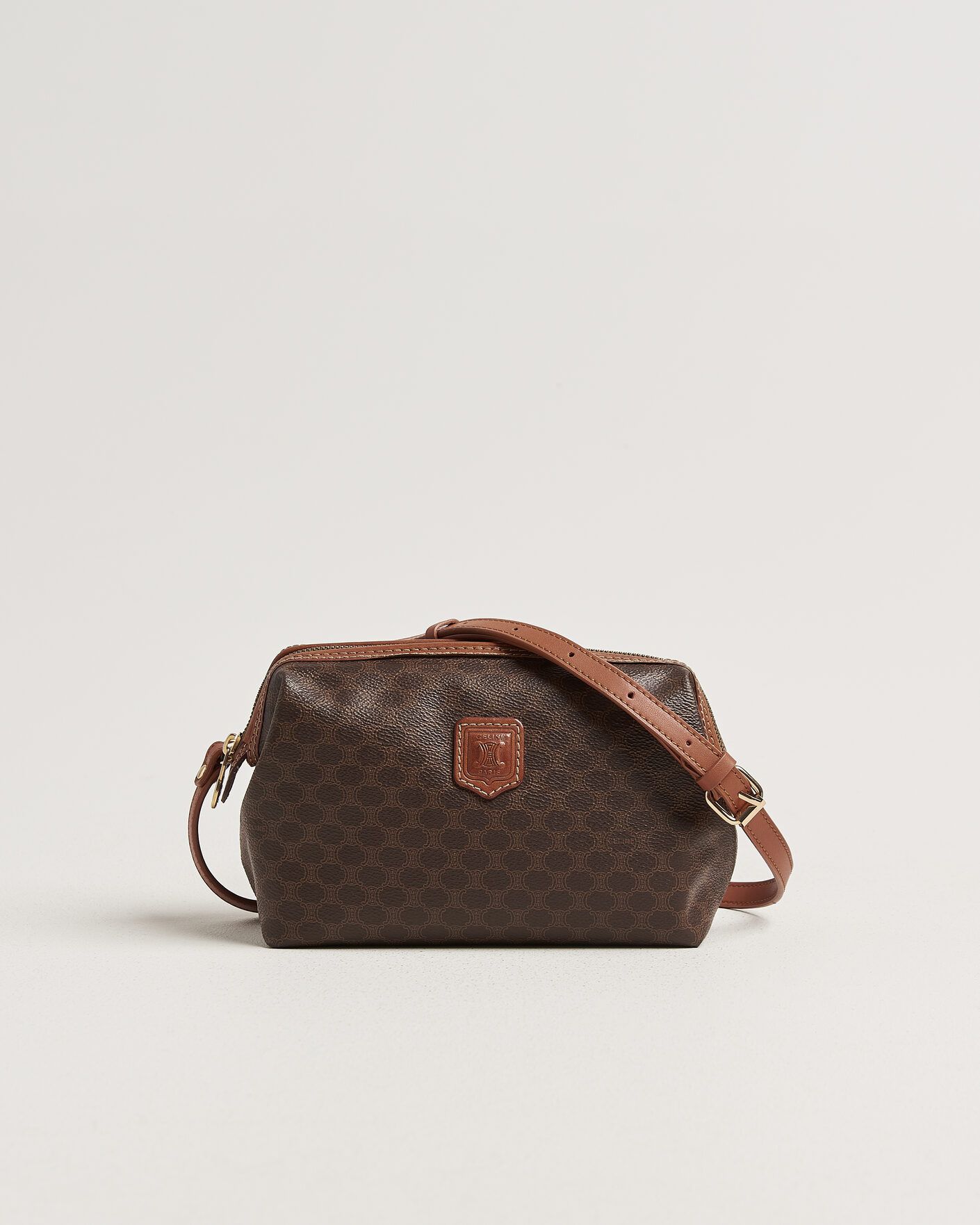 Uomini | Pre-Owned & Vintage Bags | Celine Pre-Owned | Macadame Pouch Bag Monogram