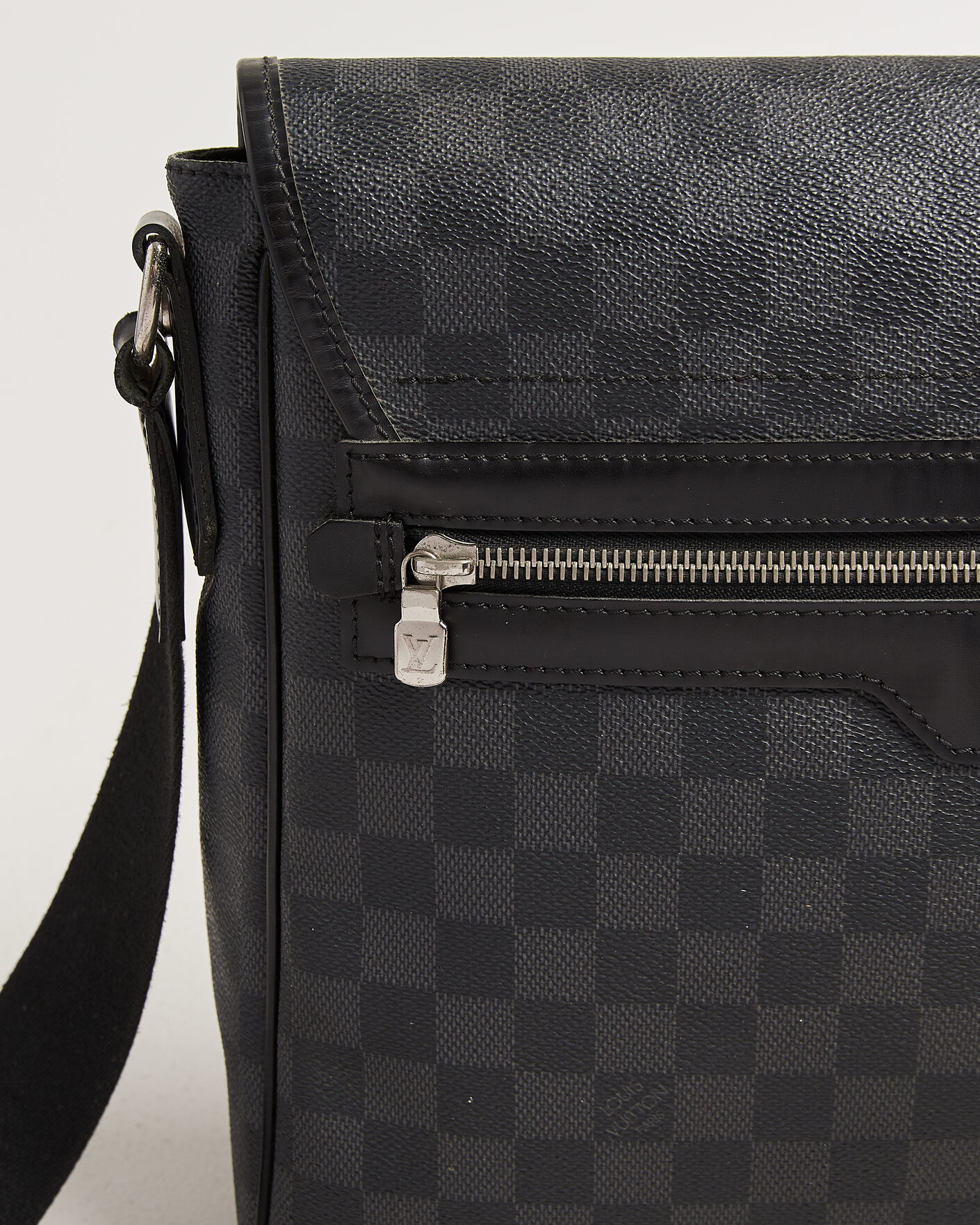 Uomini | Pre-Owned & Vintage Bags | Louis Vuitton Pre-Owned | Daniel MM Shoulder Bag Damier Graphite