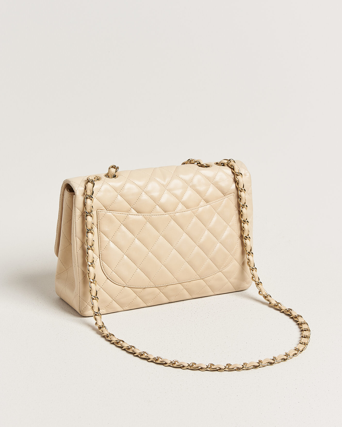 Uomini | Pre-Owned & Vintage Bags | Chanel Pre-Owned | Classic Jumbo Single Flap Bag Lambskin Beige
