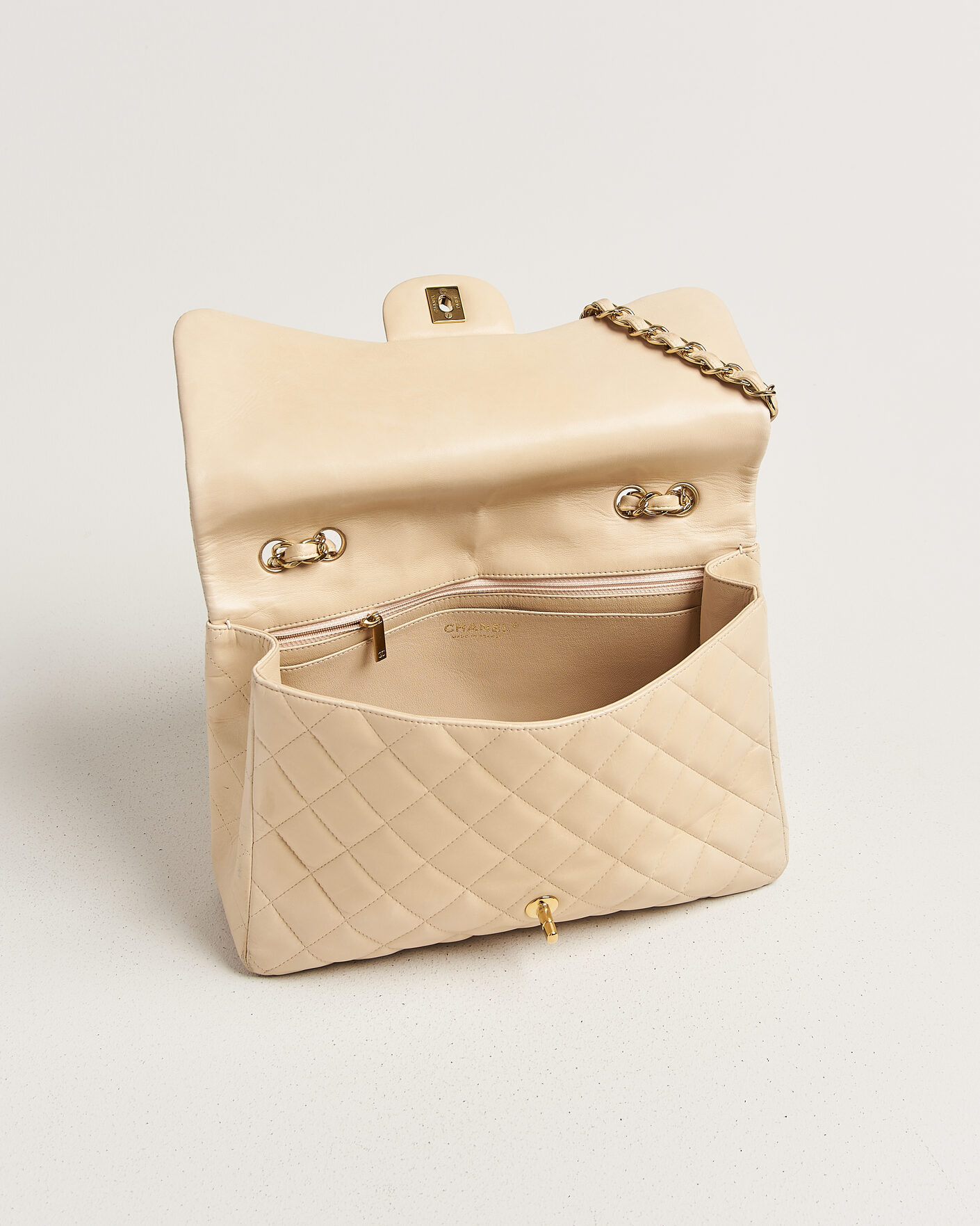 Uomini | Chanel Pre-Owned Classic Jumbo Single Flap Bag Lambskin Beige | Chanel Pre-Owned | Classic Jumbo Single Flap Bag Lambskin Beige