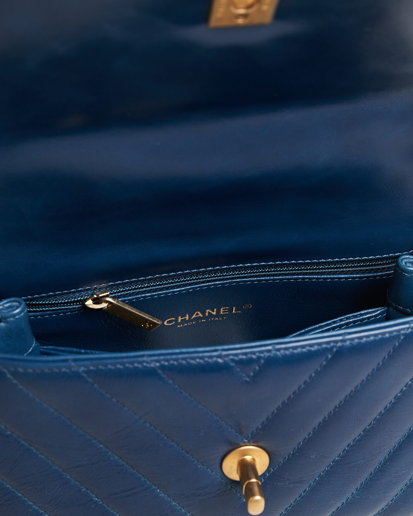 Uomini | Pre-Owned & Vintage Bags | Chanel Pre-Owned | Coco Handle Chevron Bag Blue