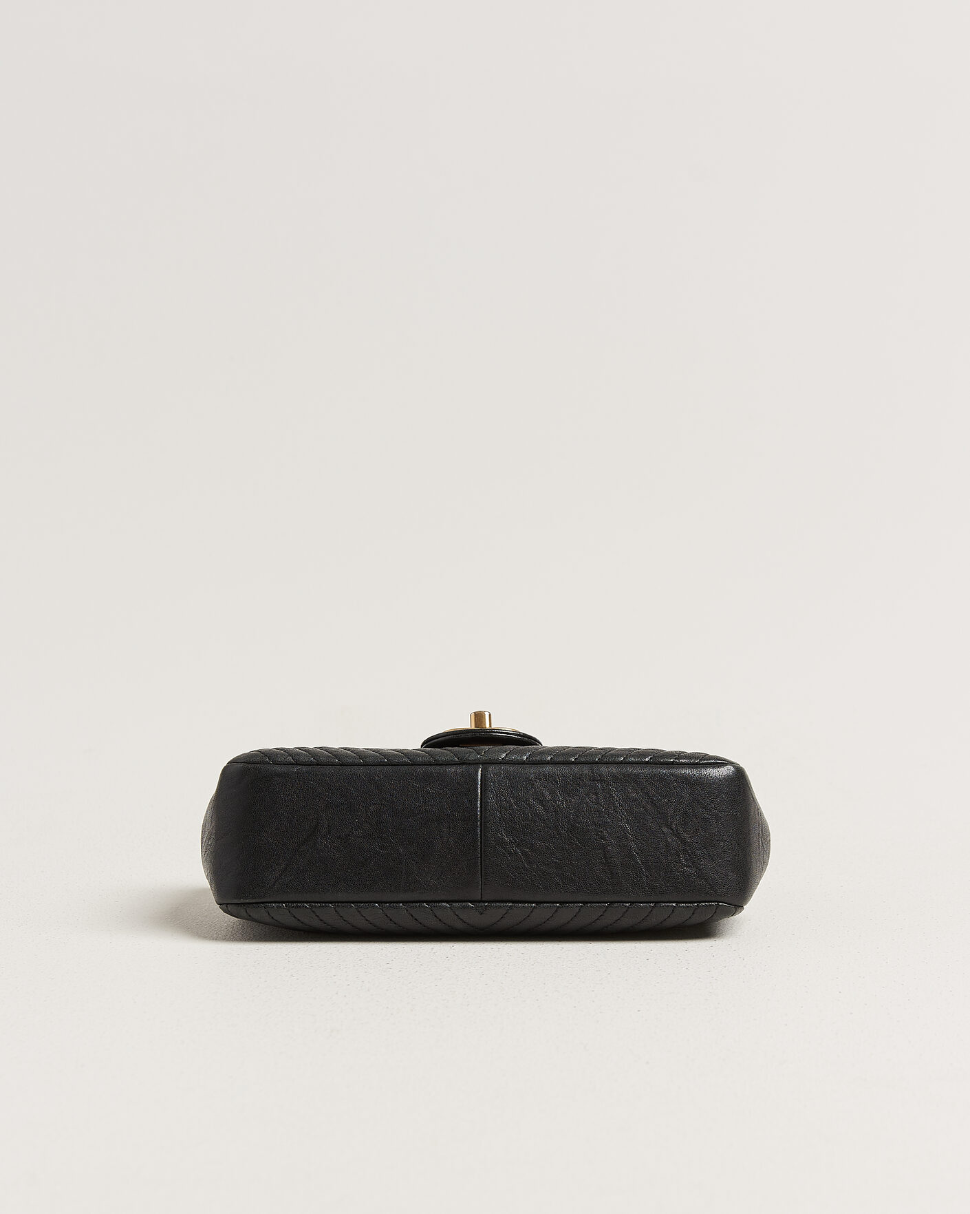 Uomini | Pre-Owned & Vintage Bags | Chanel Pre-Owned | Chevron Small Flap Bag Black