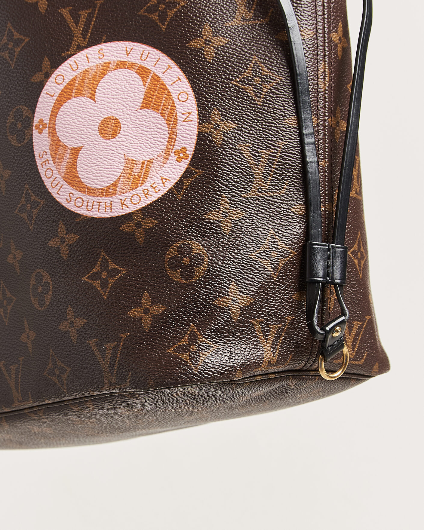 Uomini | Pre-Owned & Vintage Bags | Louis Vuitton Pre-Owned | Neverfull MM World Tour Japan Monogram