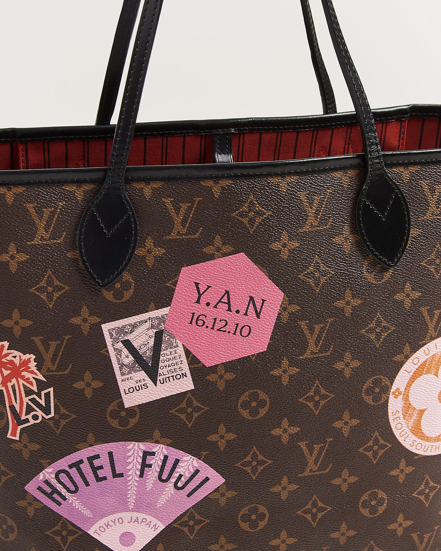Uomini | Pre-Owned & Vintage Bags | Louis Vuitton Pre-Owned | Neverfull MM World Tour Japan Monogram