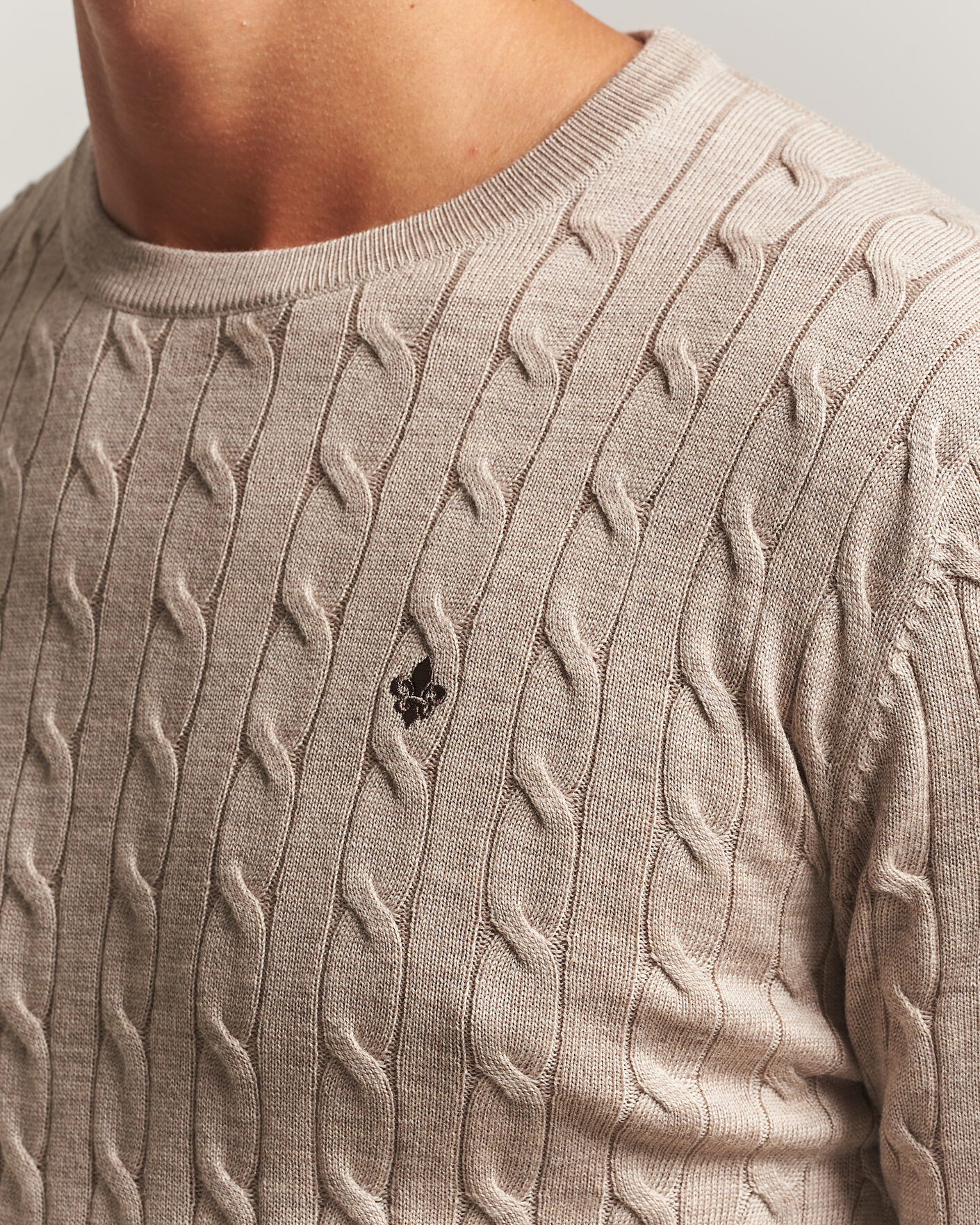 Uomini | Maglieria | Morris | Merino Cable O-Neck Khaki