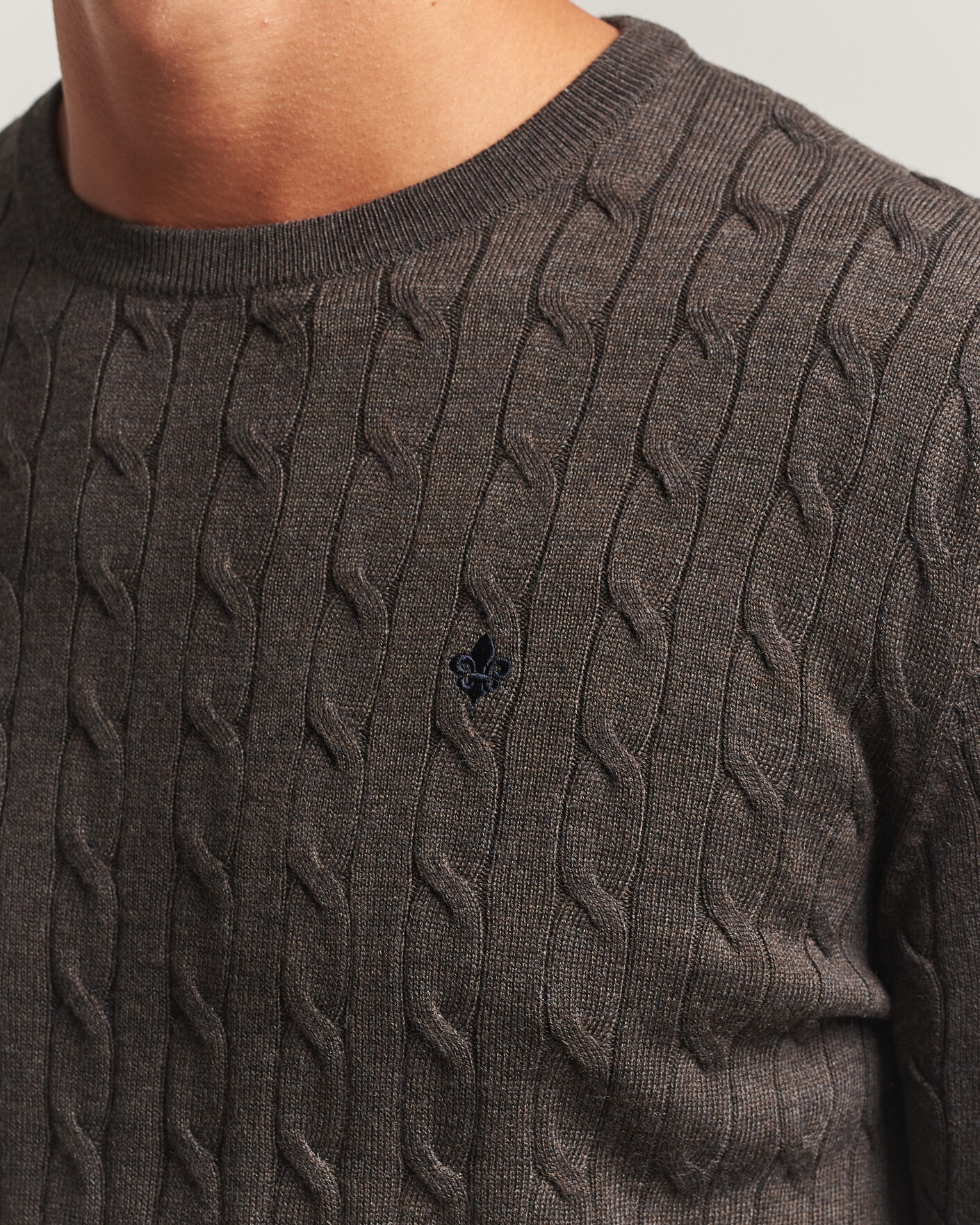 Uomini | Maglieria | Morris | Merino Cable O-Neck Brown