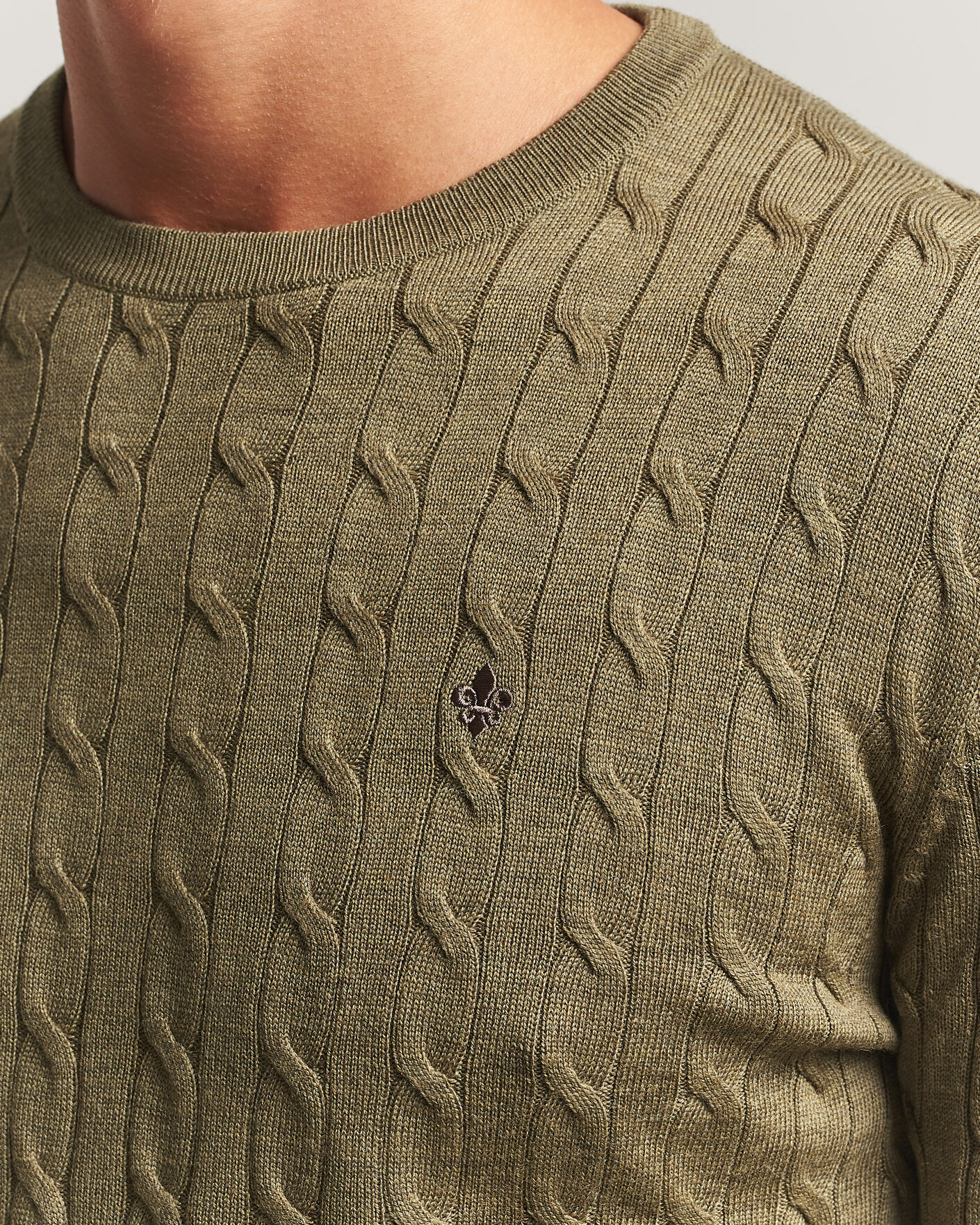 Uomini | Maglieria | Morris | Merino Cable O-Neck Olive