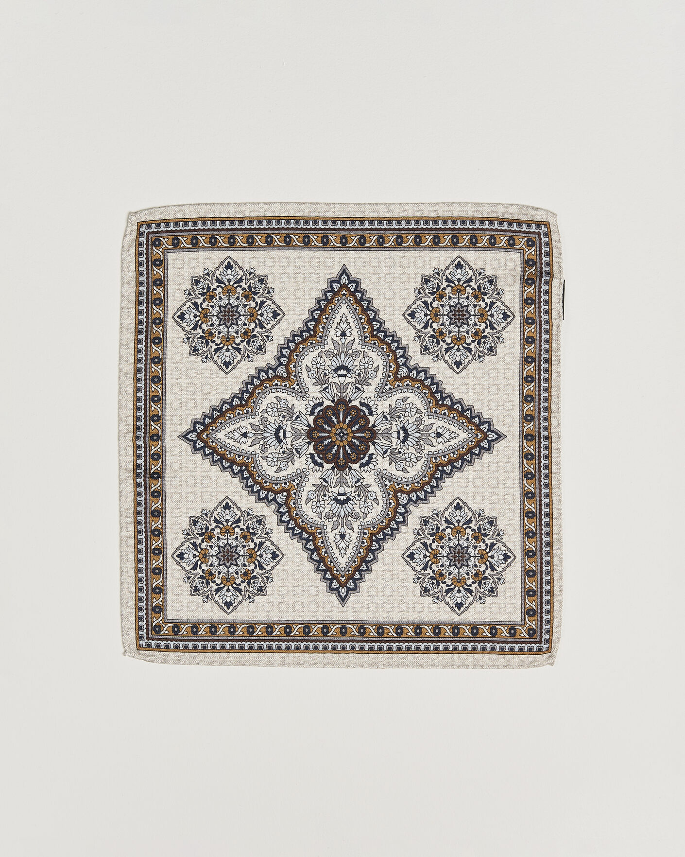 Uomini | Fazzoletti da taschino | Amanda Christensen | Silk Schappe Doublefaced Pocket Square Beige