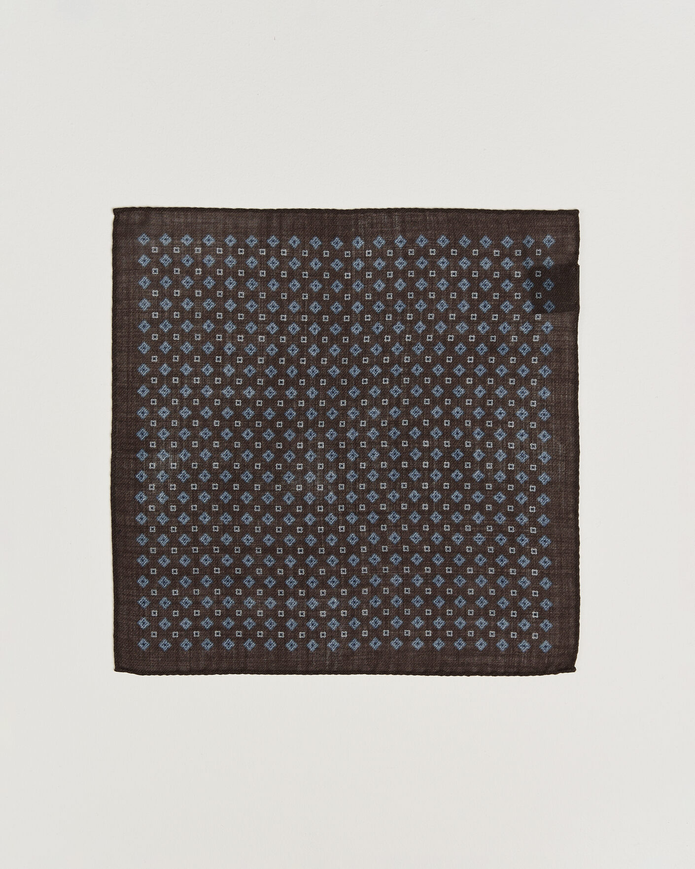 Uomini | Fazzoletti da taschino | Amanda Christensen | Wool Flower Pocket Square Brown