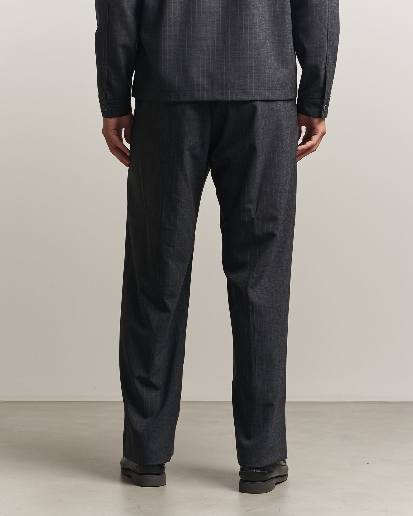 Uomini | Pantaloni | NN07 | Kay Wool Pinstriped Trousers Dark Grey