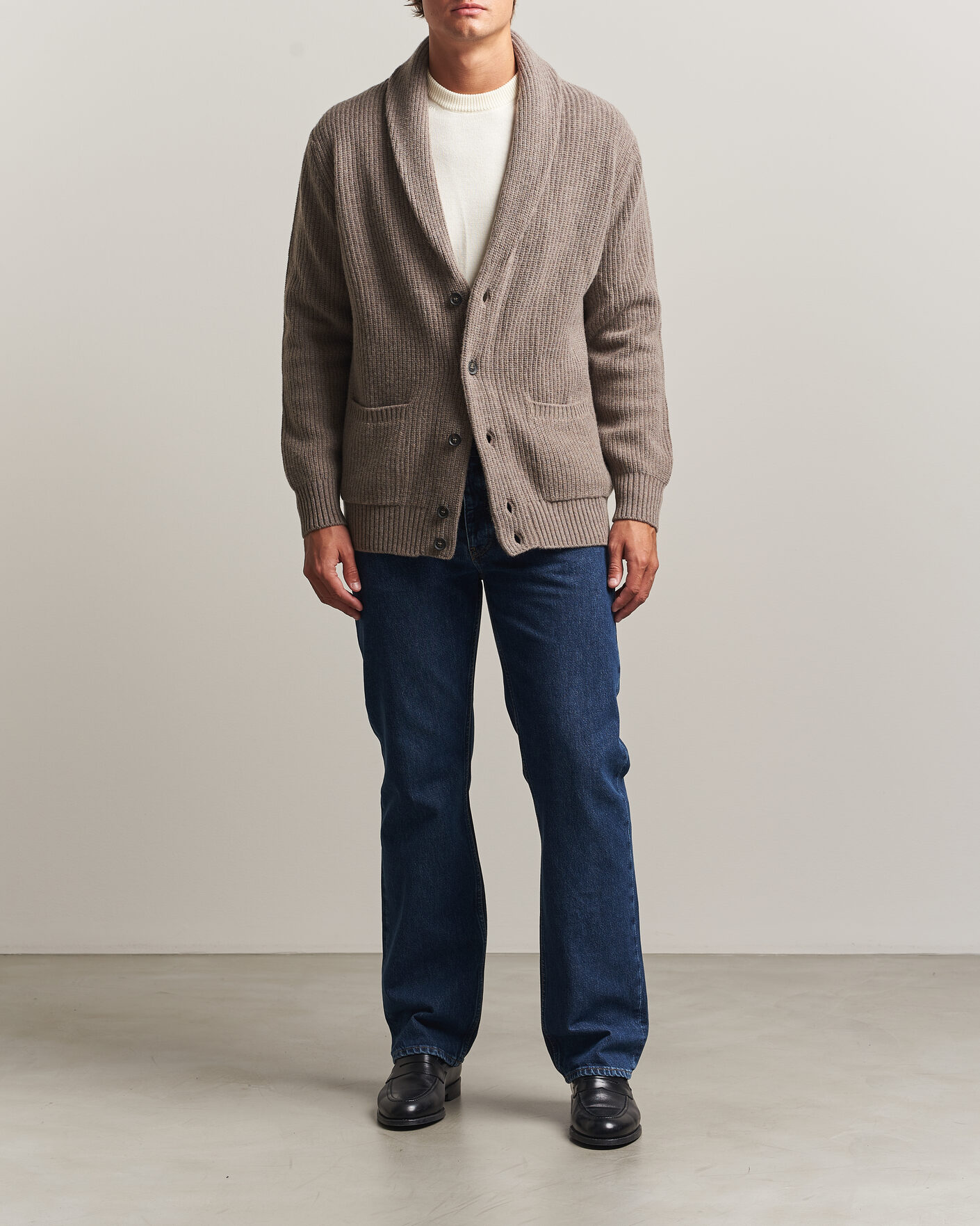 Uomini | Maglieria | Oscar Jacobson | Roland Wool Cardigan Beige