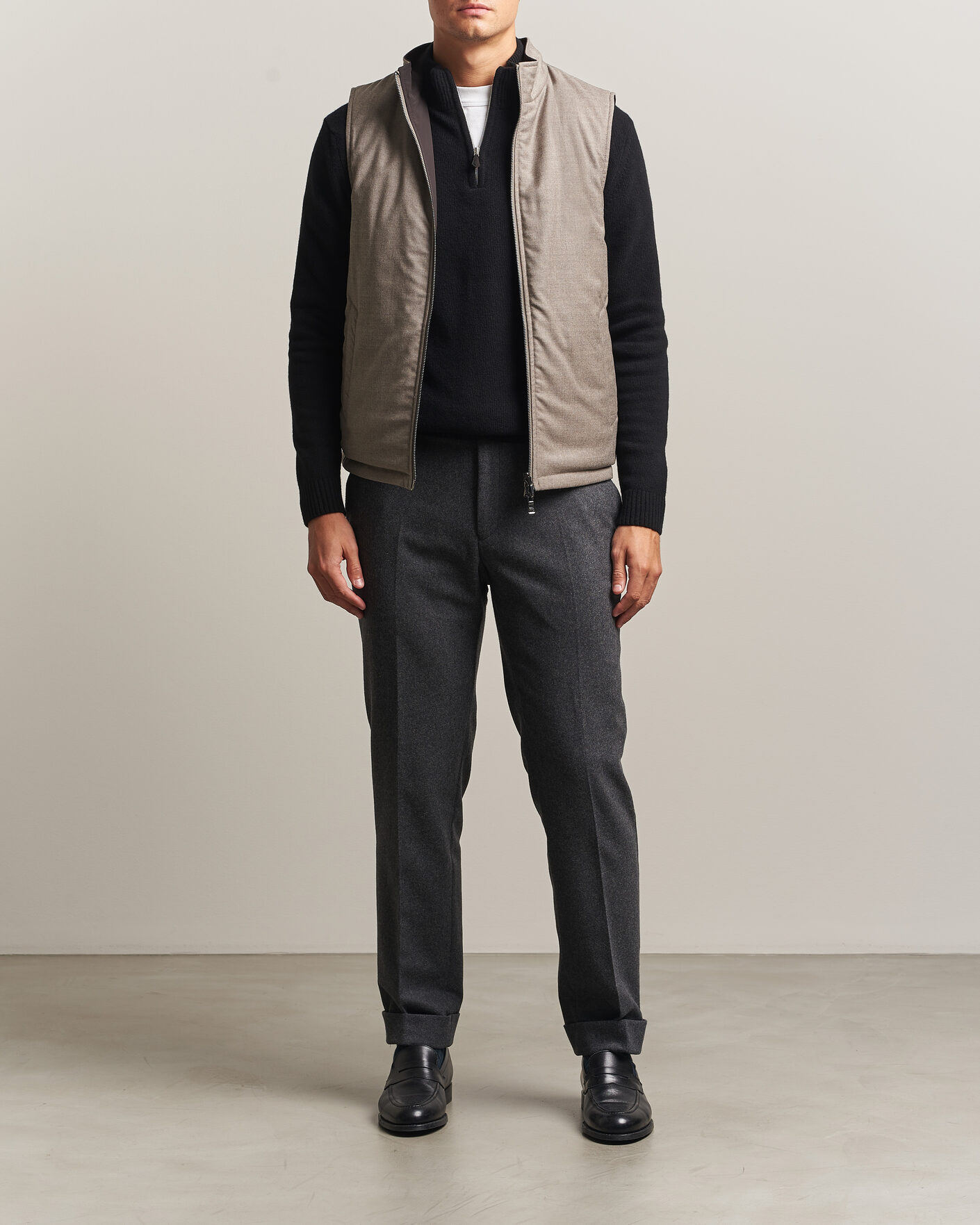 Uomini | Gilet | Oscar Jacobson | Nylon/Wool Reversible Vest Taupe