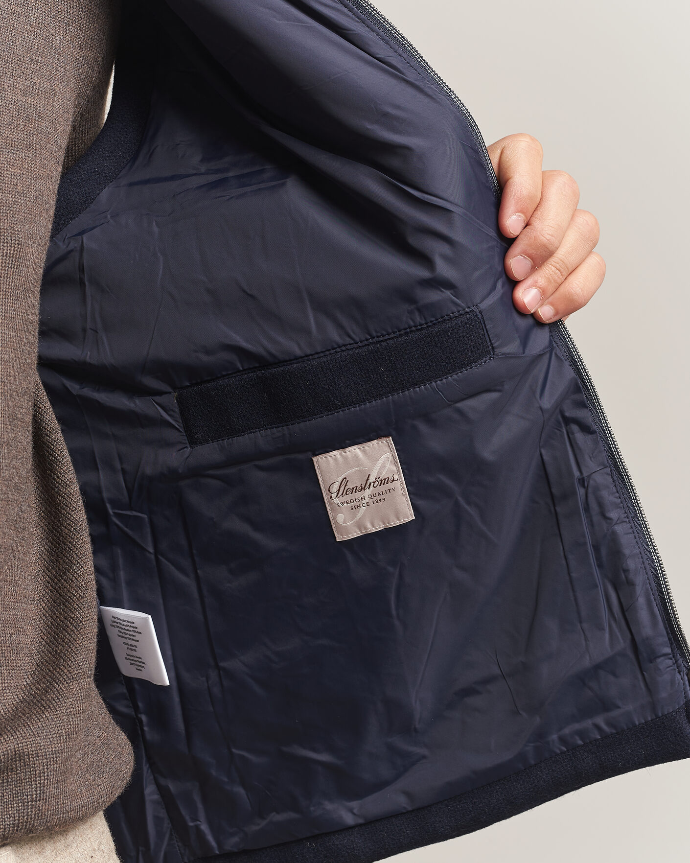 Uomini | Gilet | Stenströms | Wool Alcantara Detail Light Padded Vest Navy