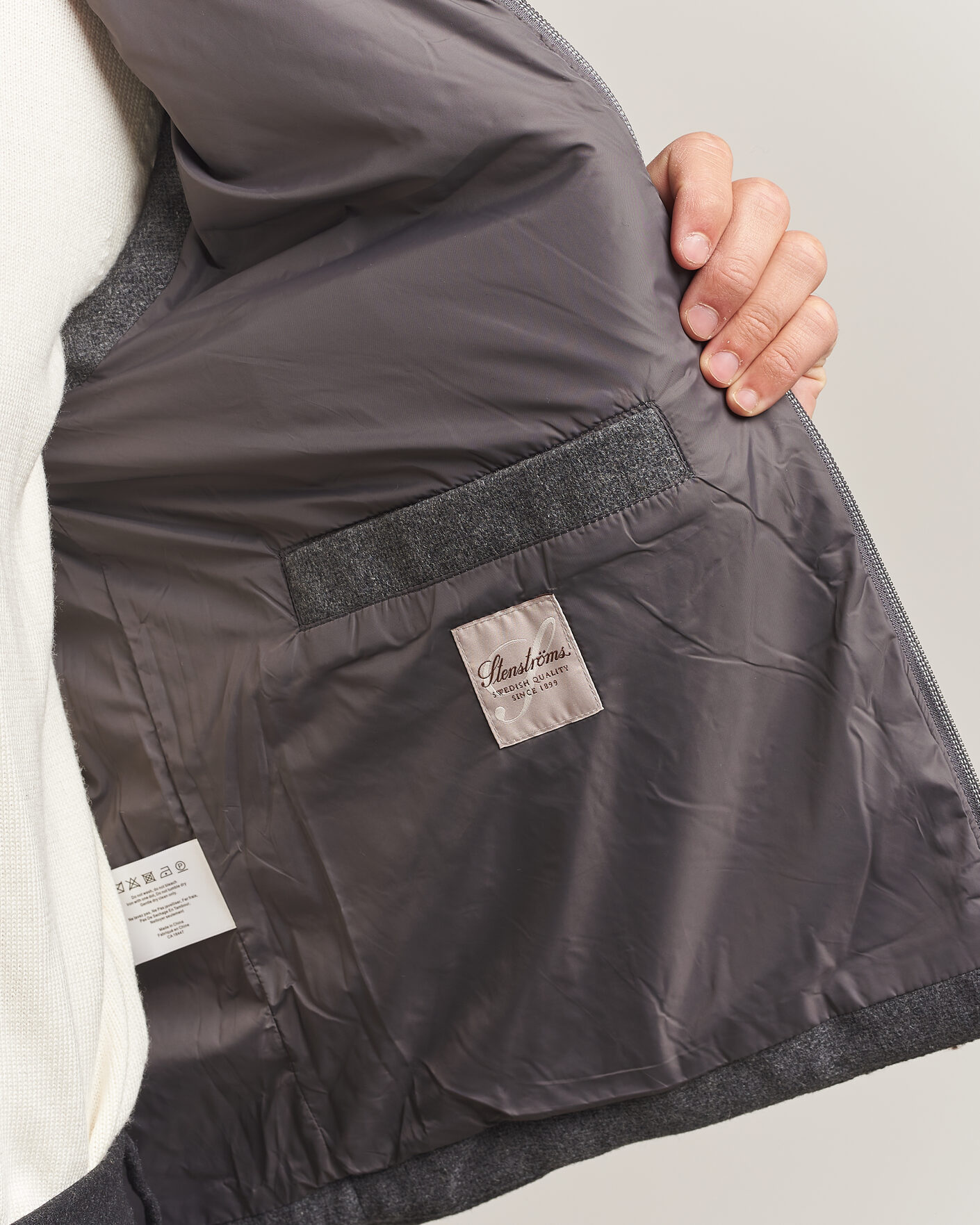 Uomini | Gilet | Stenströms | Wool Alcantara Detail Light Padded Vest Grey