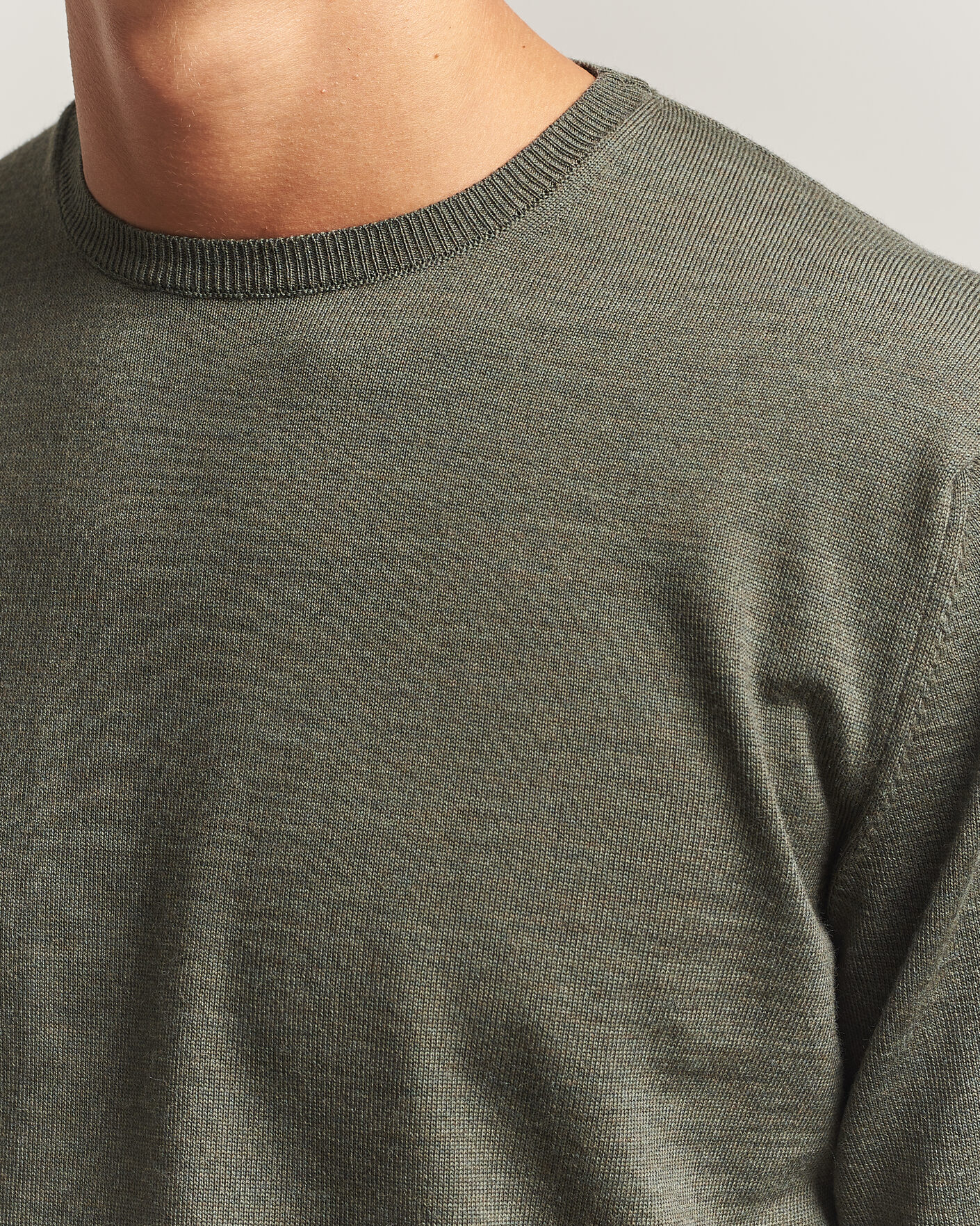 Uomini | Maglieria | Stenströms | Merino Patch Crew Neck Dark Green
