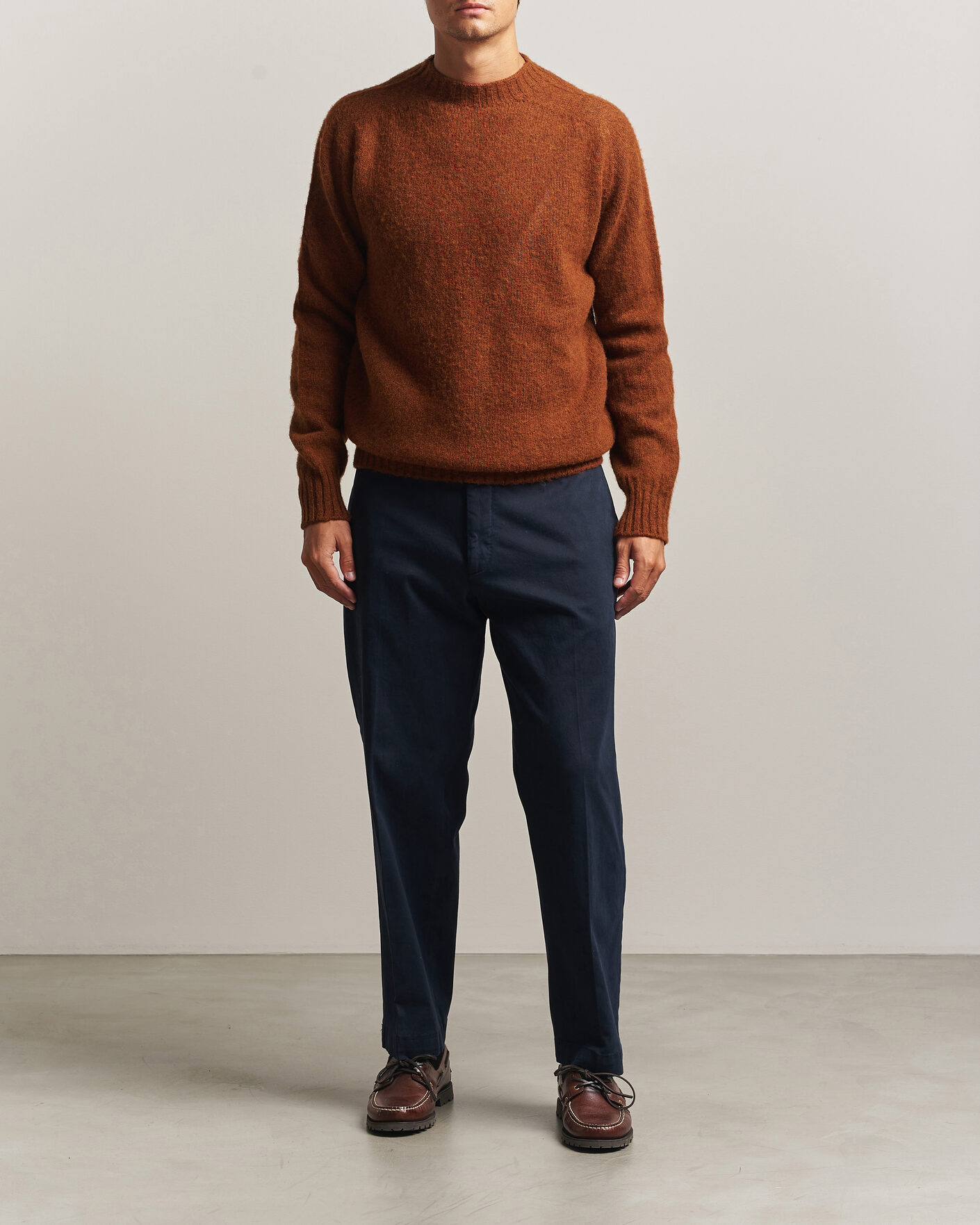 Uomini | Maglieria | Sunspel | Brushed Shetland Crew Neck Dark Tabacco