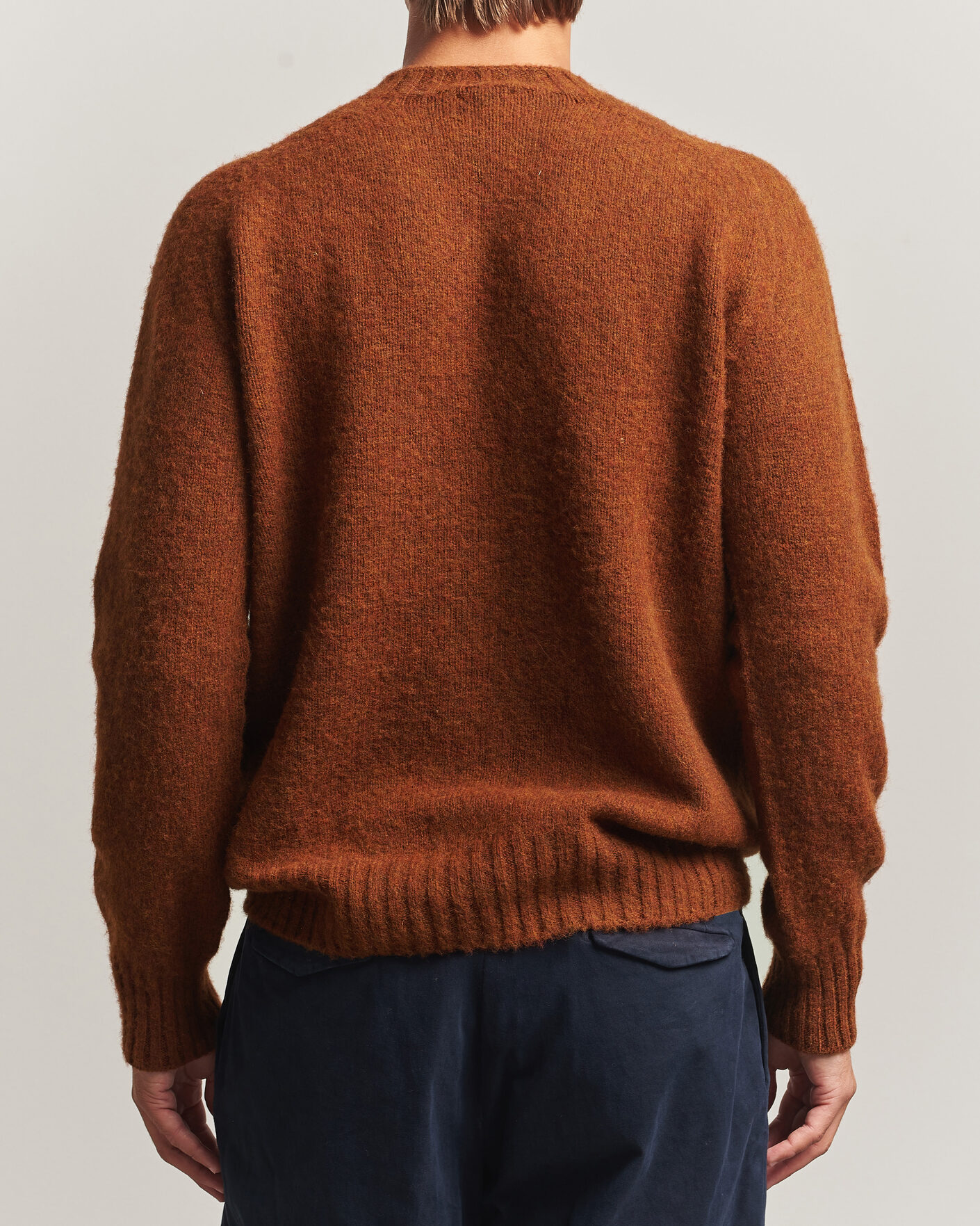 Uomini | Maglieria | Sunspel | Brushed Shetland Crew Neck Dark Tabacco