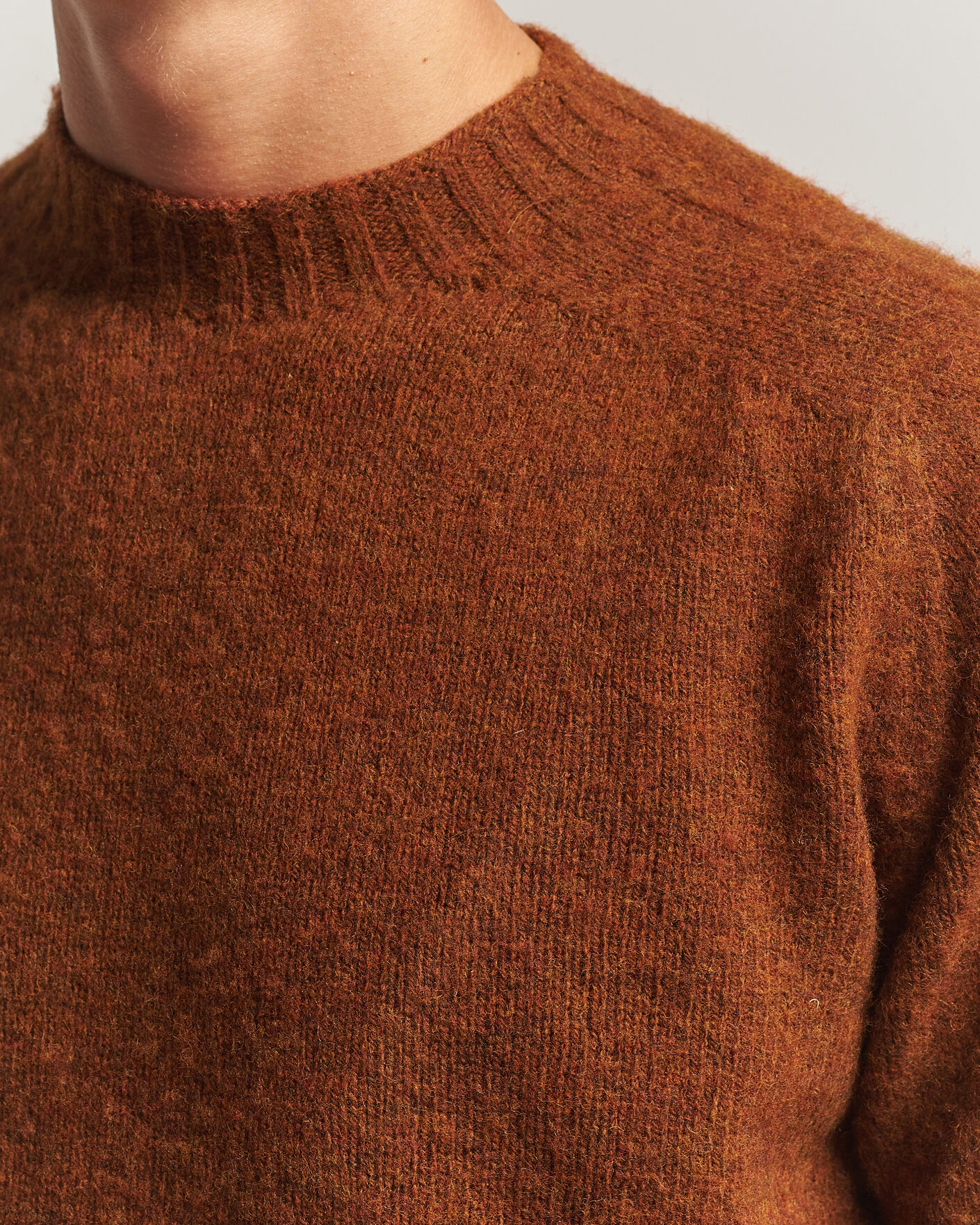 Uomini | Maglieria | Sunspel | Brushed Shetland Crew Neck Dark Tabacco