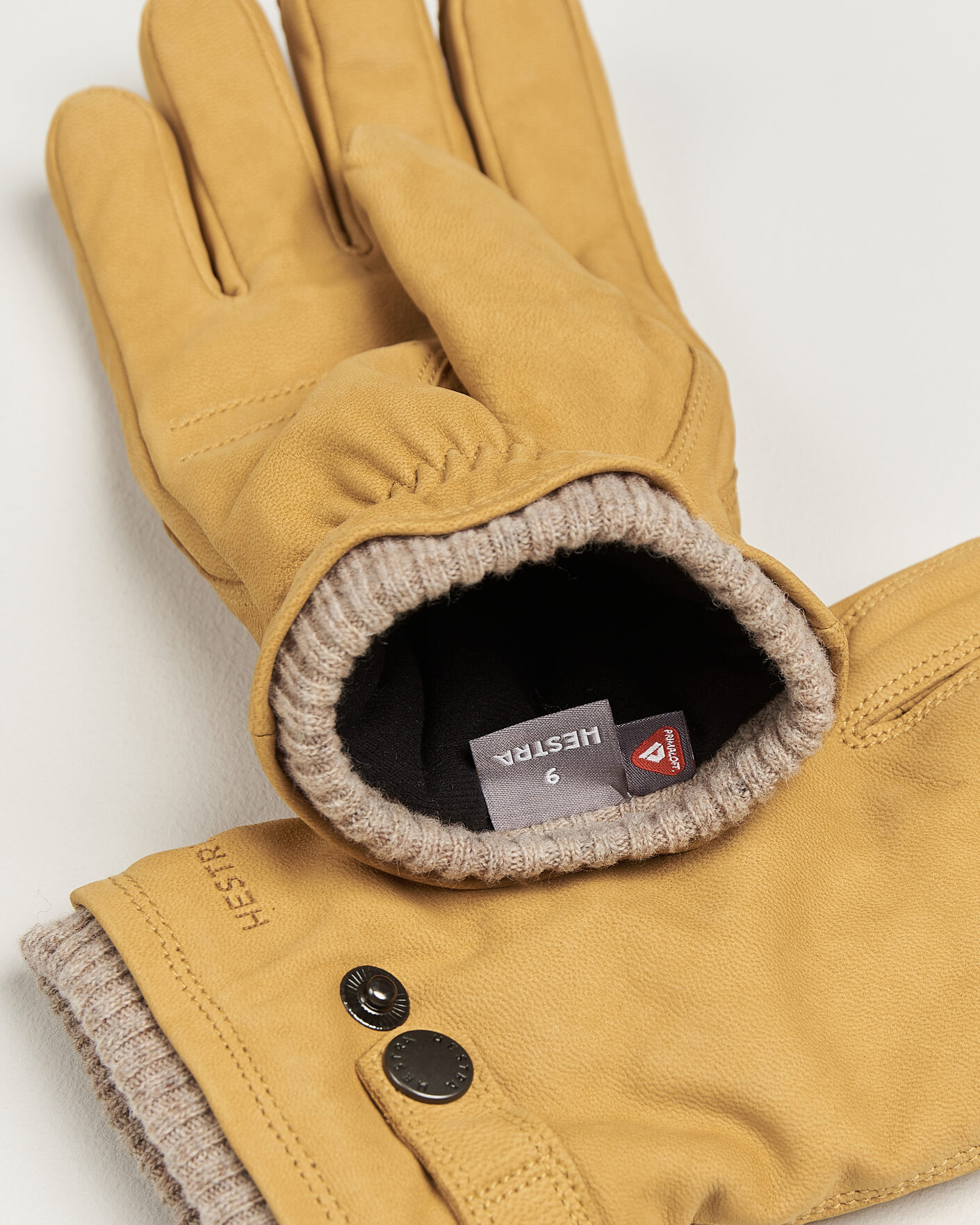 Uomini | Guanti | Hestra | Bergvik Fleece Liner Buckle Nubuck Glove Tan