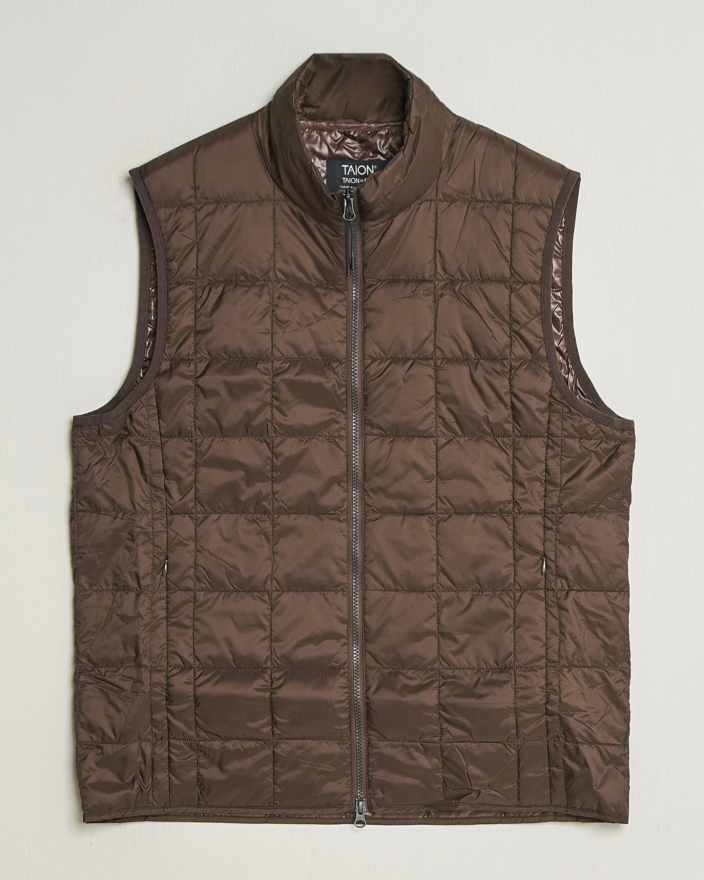 Uomini | Gilet | TAION | High Neck Full Zip Lightweight Down Vest Dark Choco