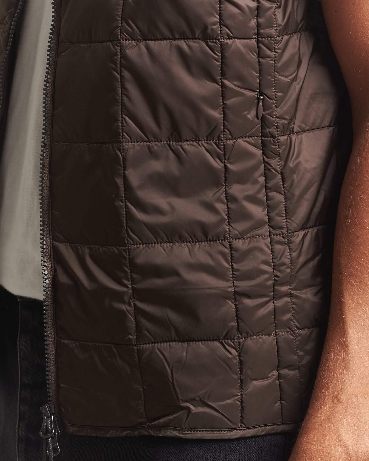 Uomini | Gilet | TAION | High Neck Full Zip Lightweight Down Vest Dark Choco